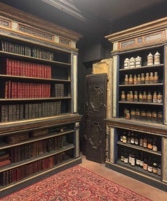 n.2 librerie in legno laccato e intagliato, epoca ' 700