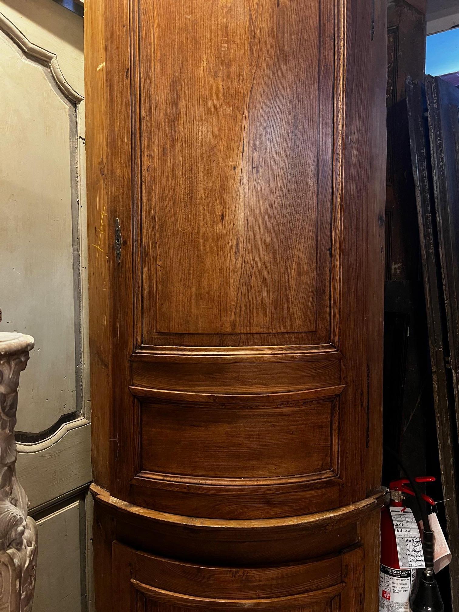 No.2 placard oak cornerboards with top and bottom panels, italy For Sale 3