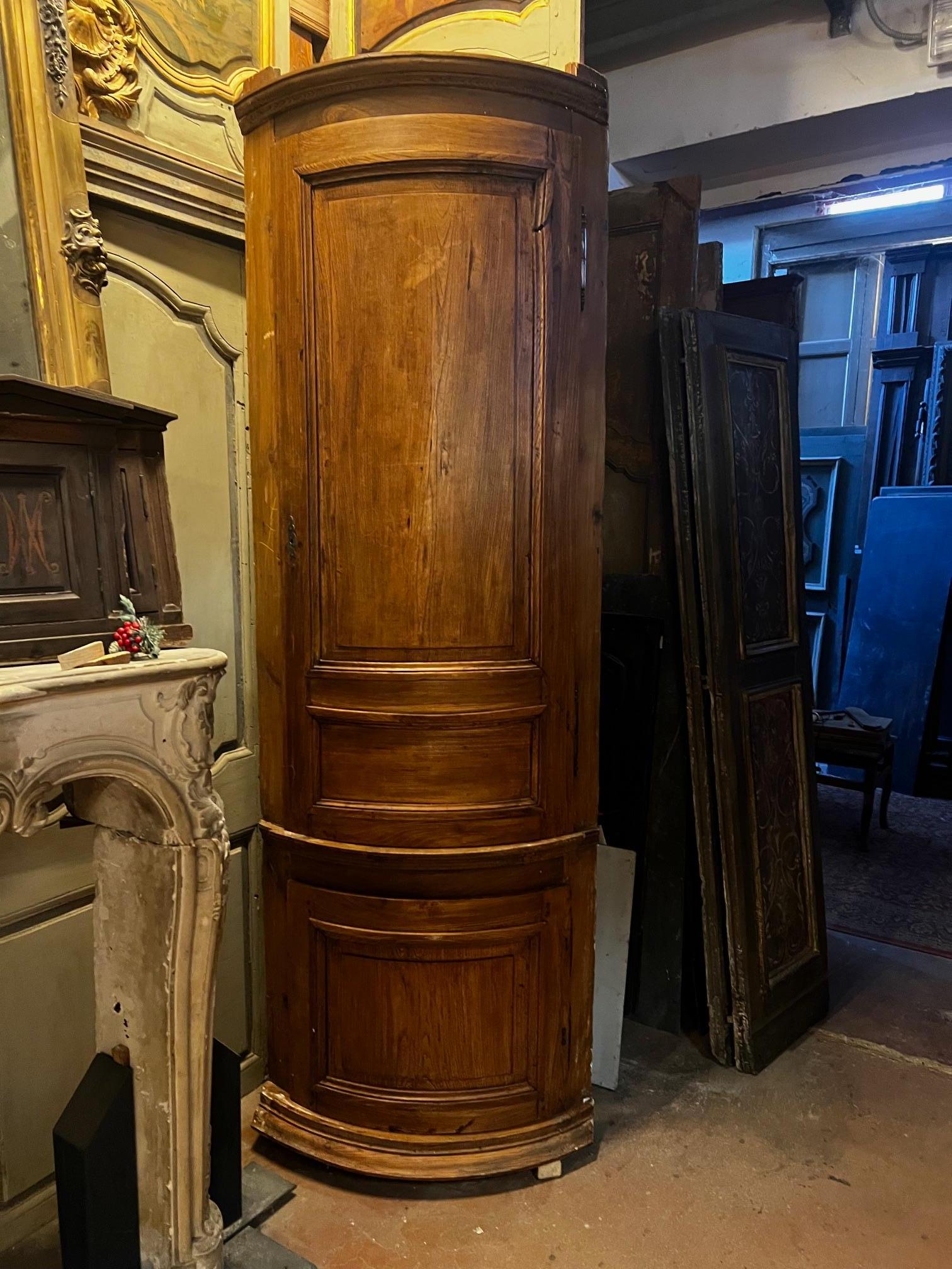 No.2 placard oak cornerboards with top and bottom panels, italy For Sale 7