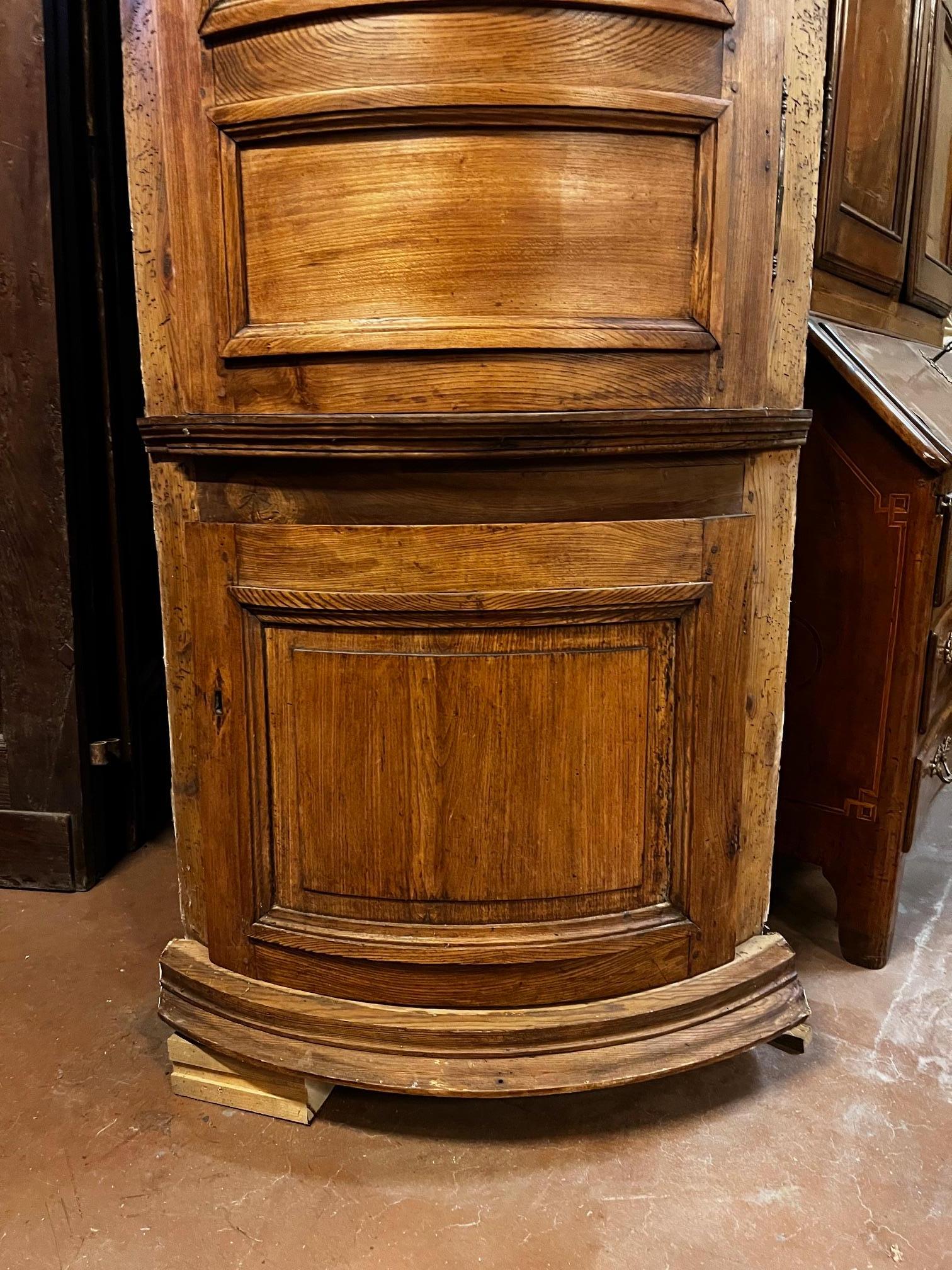 No.2 placard oak cornerboards with top and bottom panels, italy For Sale 1