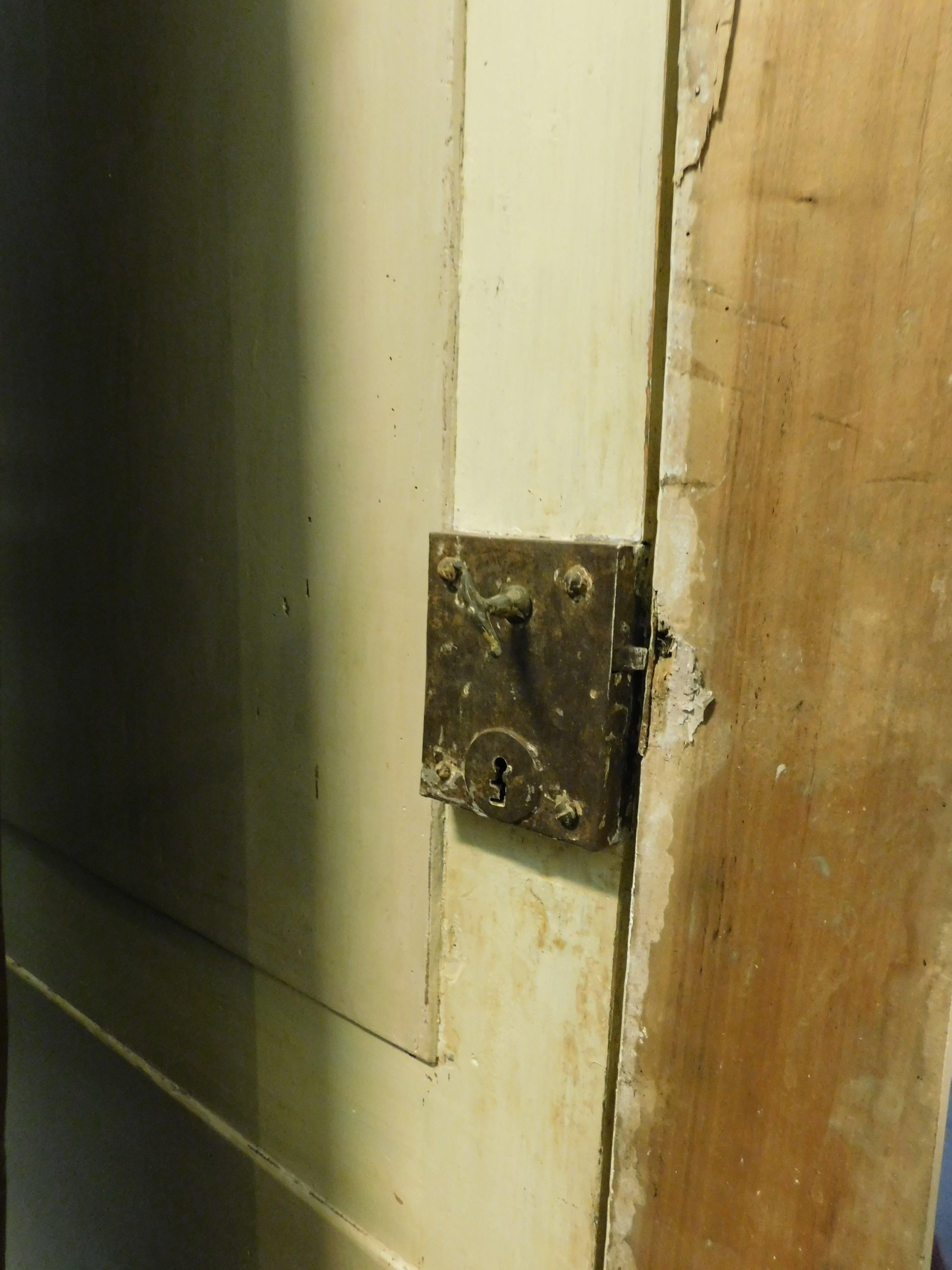 N.2 Porte in legno massiccio riccamente dipinte con telaio alto, Italia in vendita 11