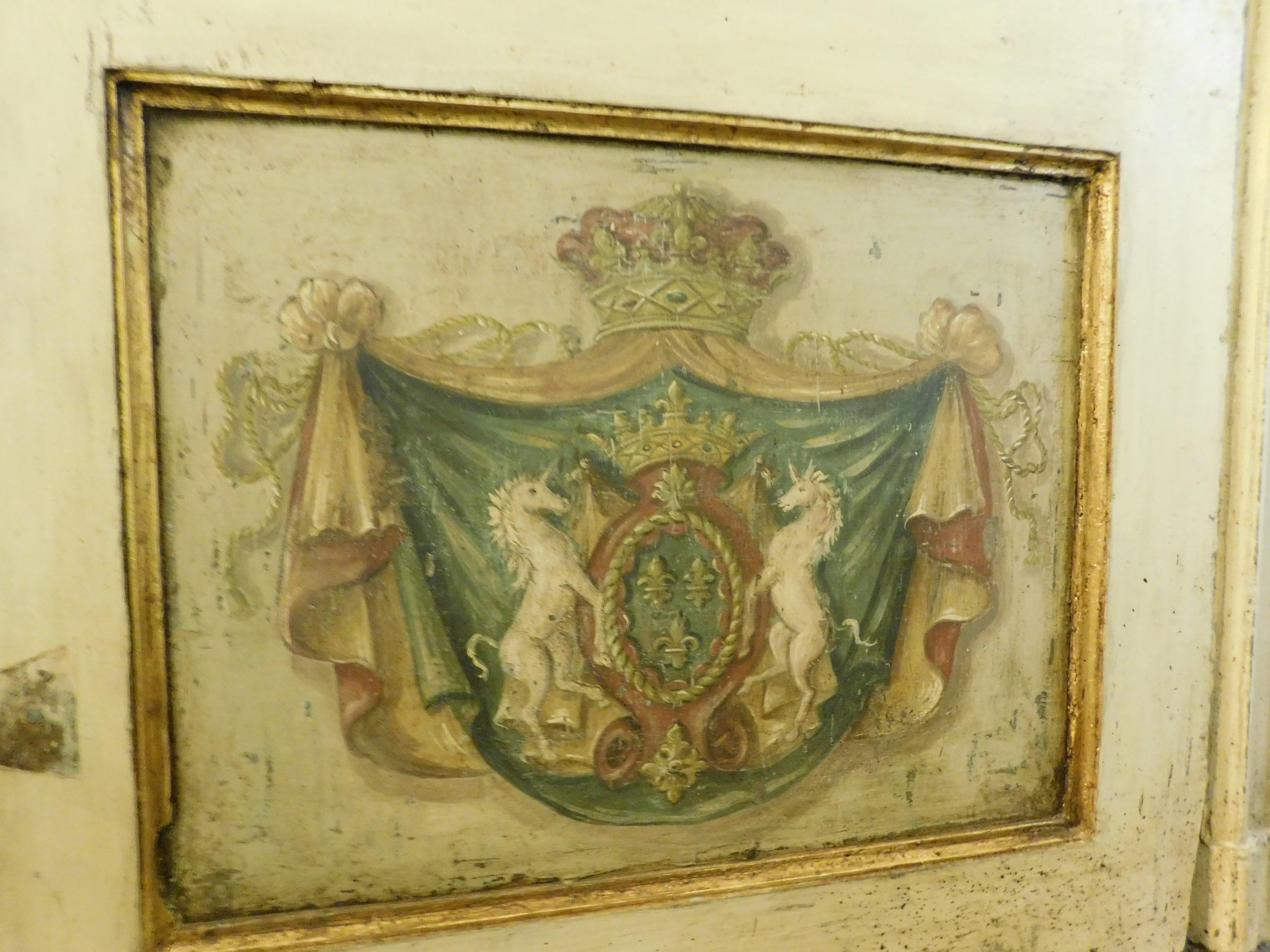 N.2 Porte in legno massiccio riccamente dipinte con telaio alto, Italia in vendita 1