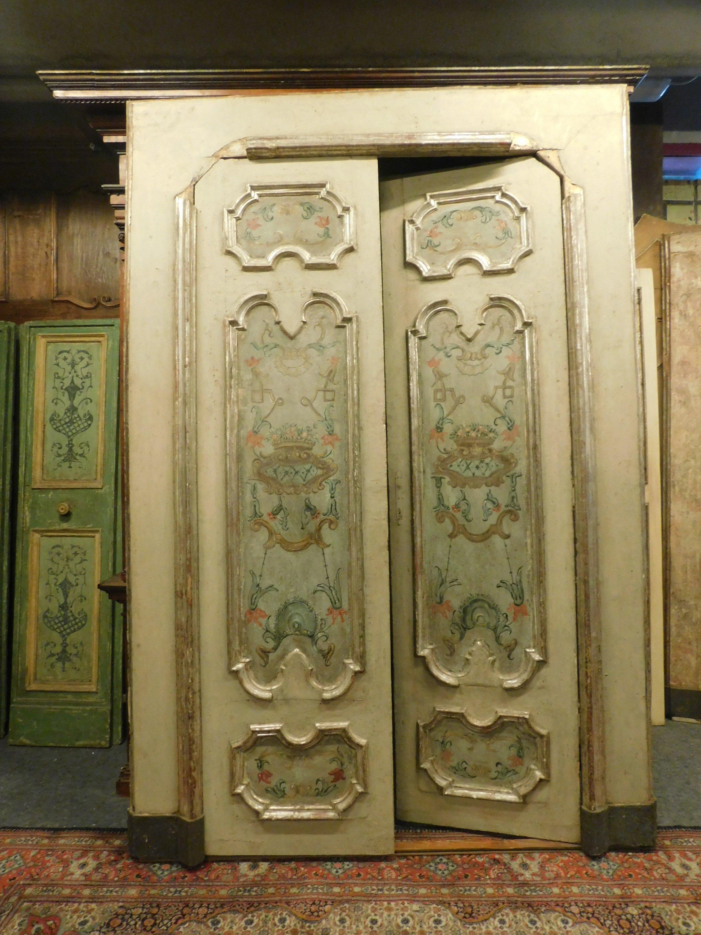 N.2 Juego Importantes Puertas Antiguas Napolitanas Lacadas, Ricamente Pintadas, 1700 Italia en Bueno estado para la venta en Cuneo, Italy (CN)