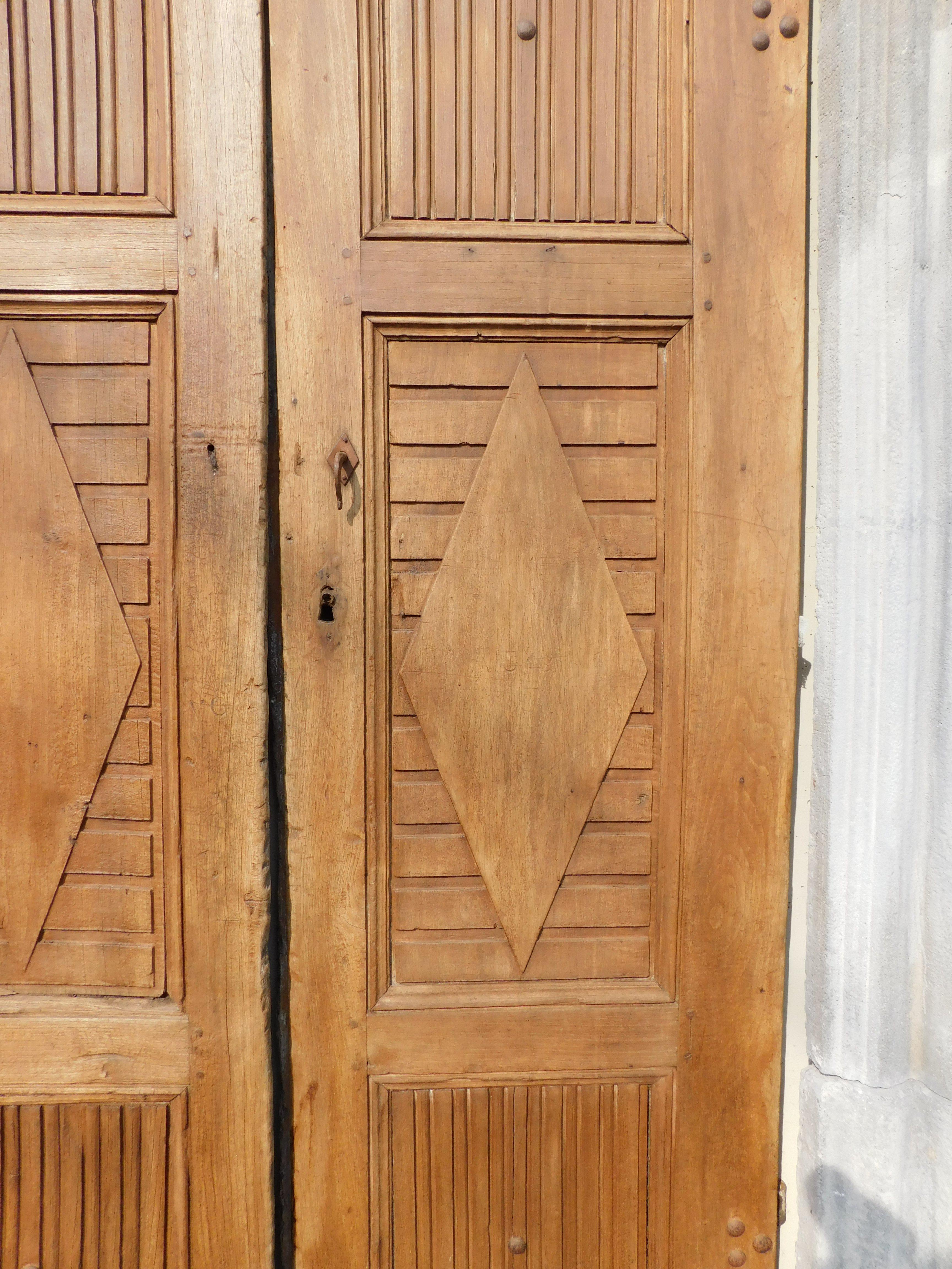Ähnliche Eingangsfassaden Portale n.2, geschnitzt aus künstlichem Stein, Italien im Angebot 2