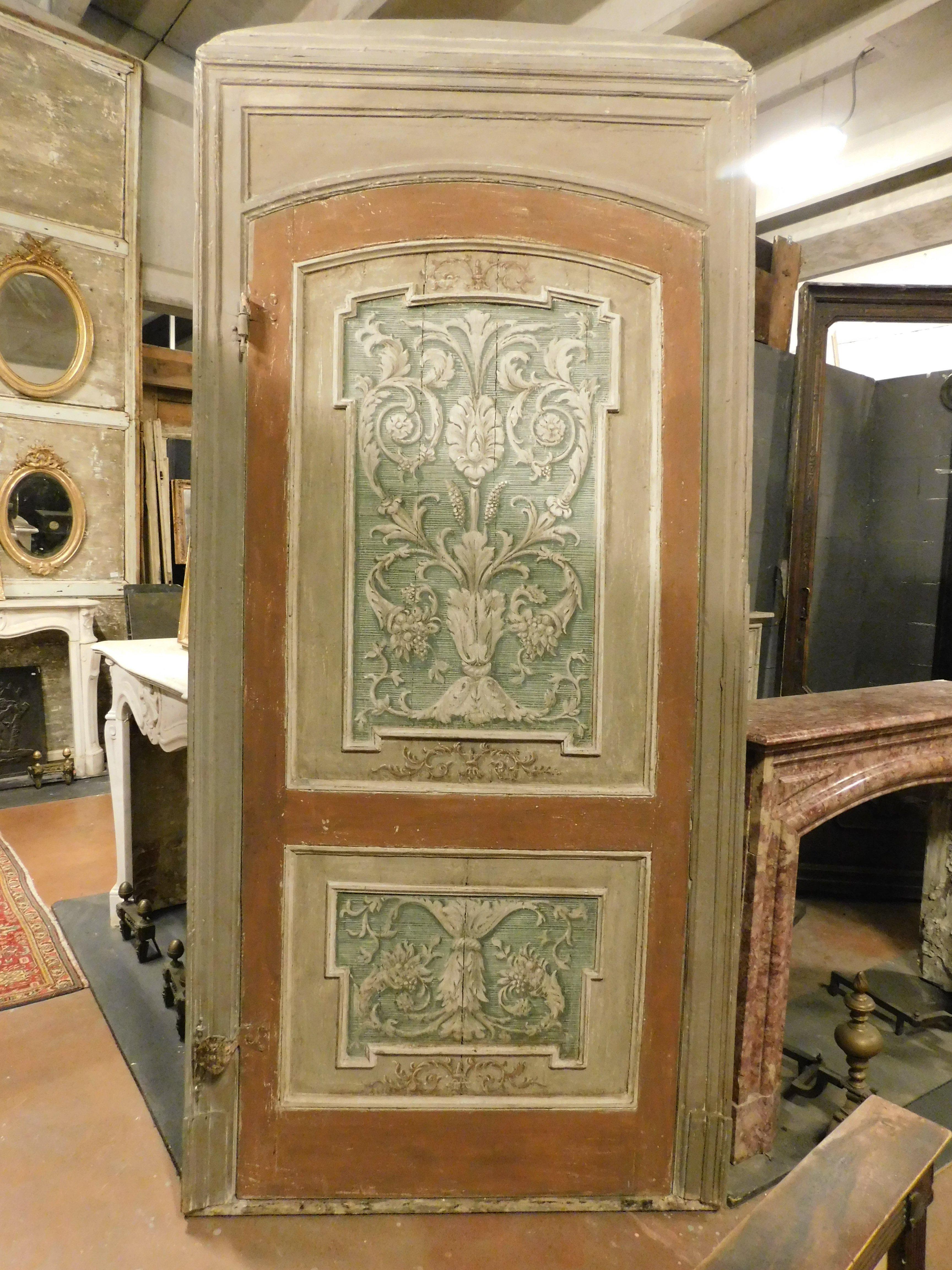 italien n.2 portes à feuilles uniques, bois laqué et décorations florales riches peintes, Italie en vente