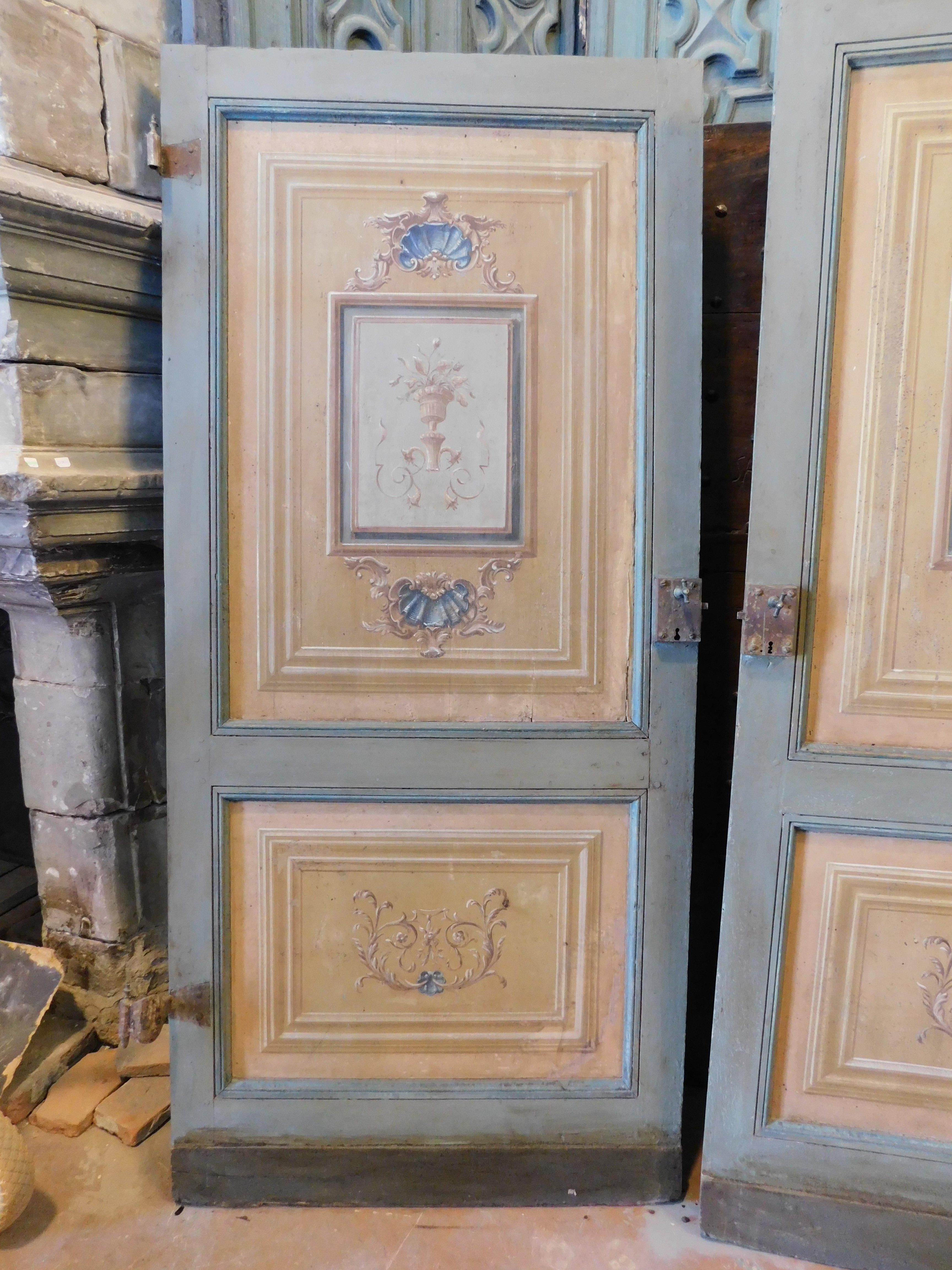 N.2 puertas de una hoja, con paneles lacados y pintados, sin marco, Italia en Bueno Estado en Cuneo, Italy (CN)