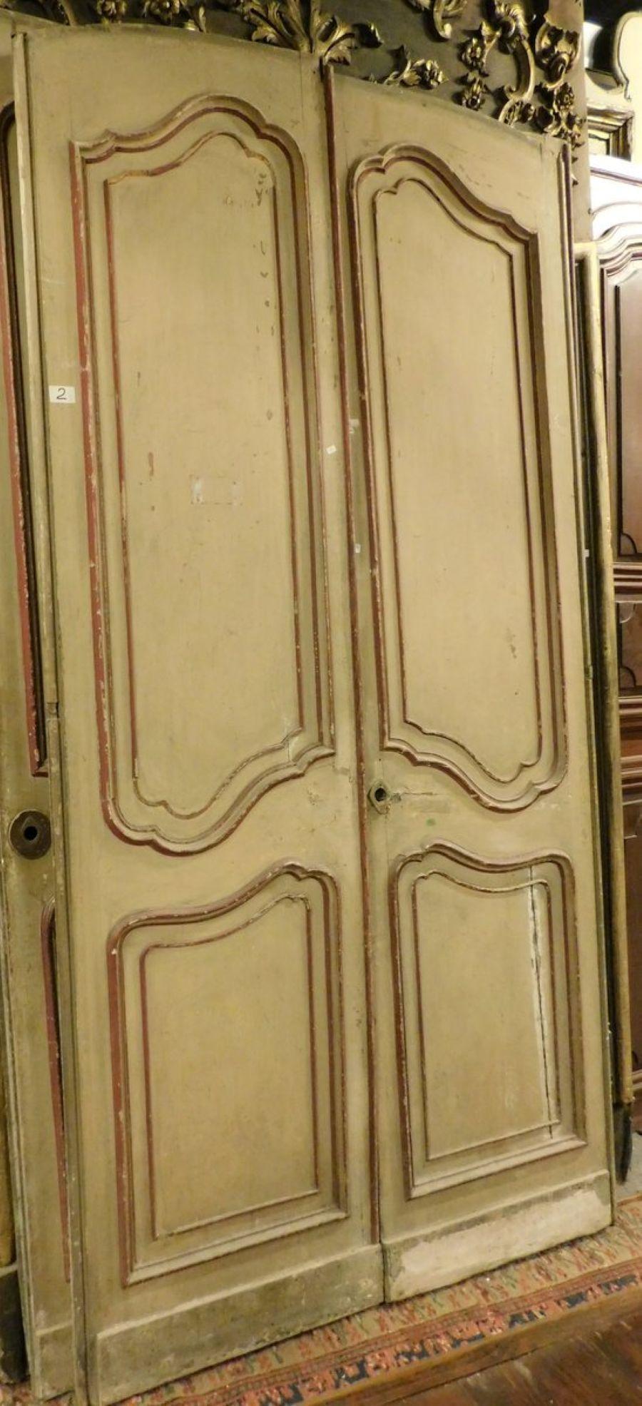 n.2 Wood Double Doors Rot und Beige lackiert,  Italien (18. Jahrhundert und früher) im Angebot