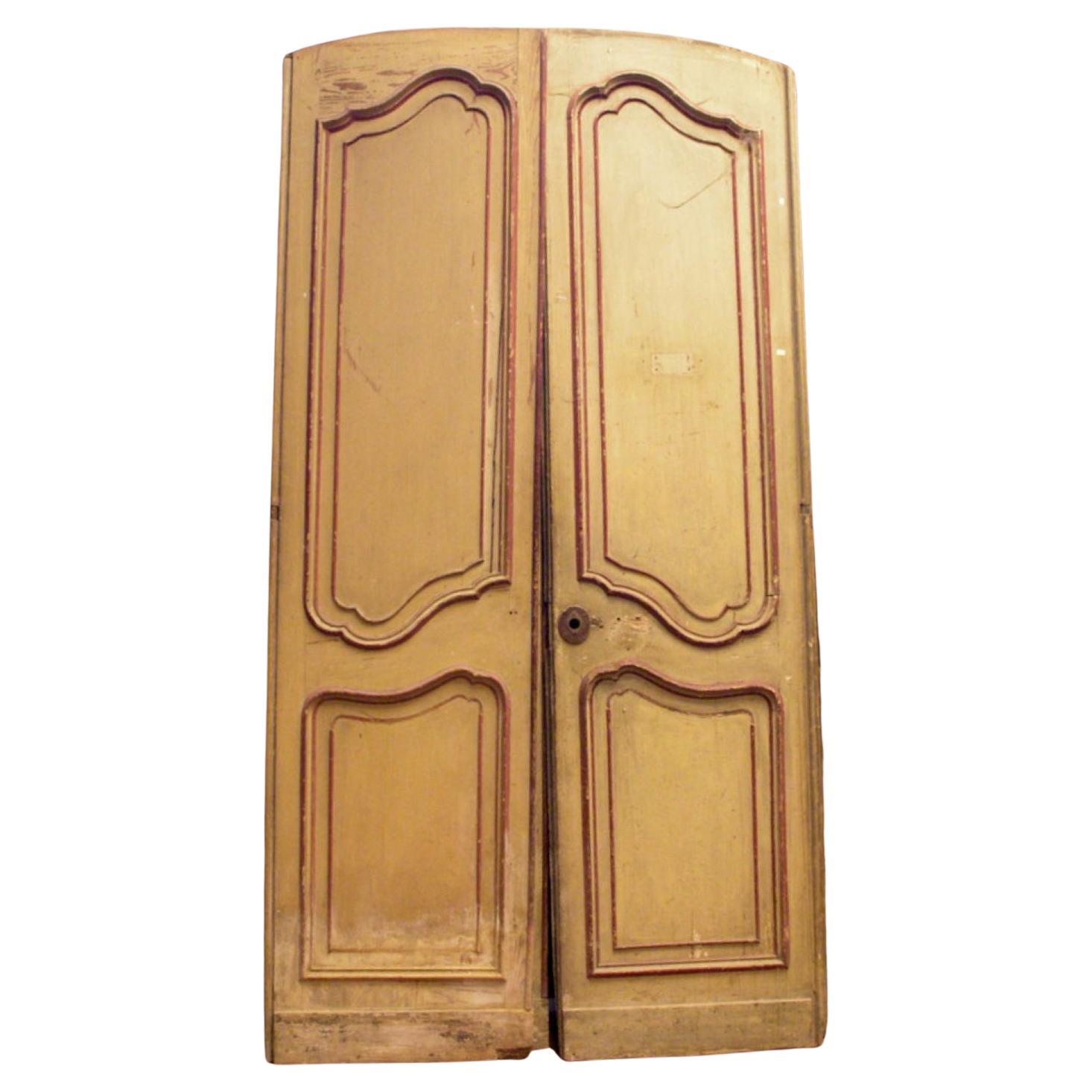 n.2 Porte doppie in Wood laccate rosso e beige,  Italia