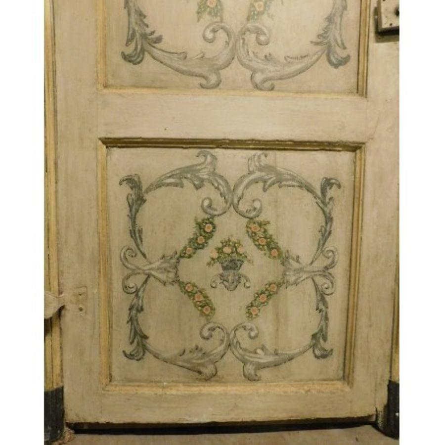 Italiano N.2 Porte in legno laccato giallo beige con cornice completata, Italia in vendita