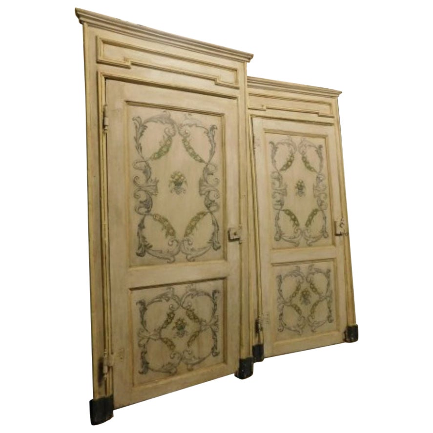 N.2 Porte in legno laccato giallo beige con cornice completata, Italia in vendita