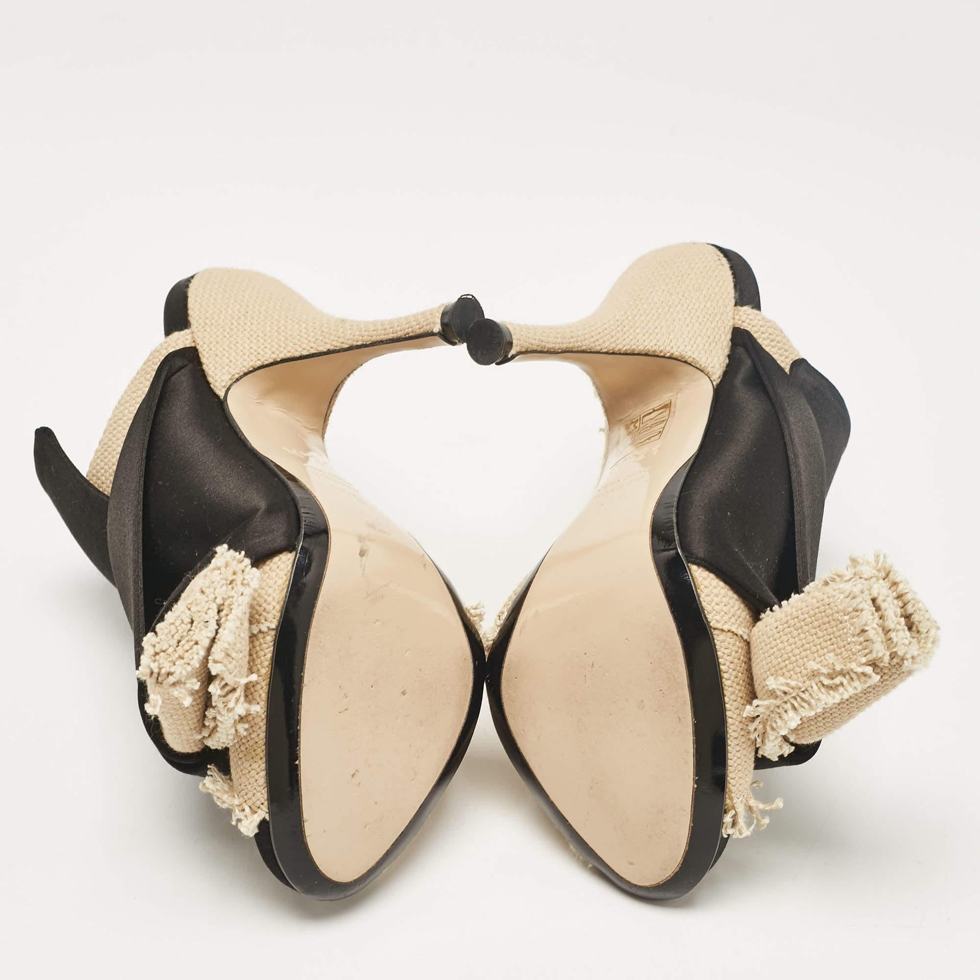 N°21 Mules in tela e raso beige/nero con nodo Raso misura 35,5 in vendita 1