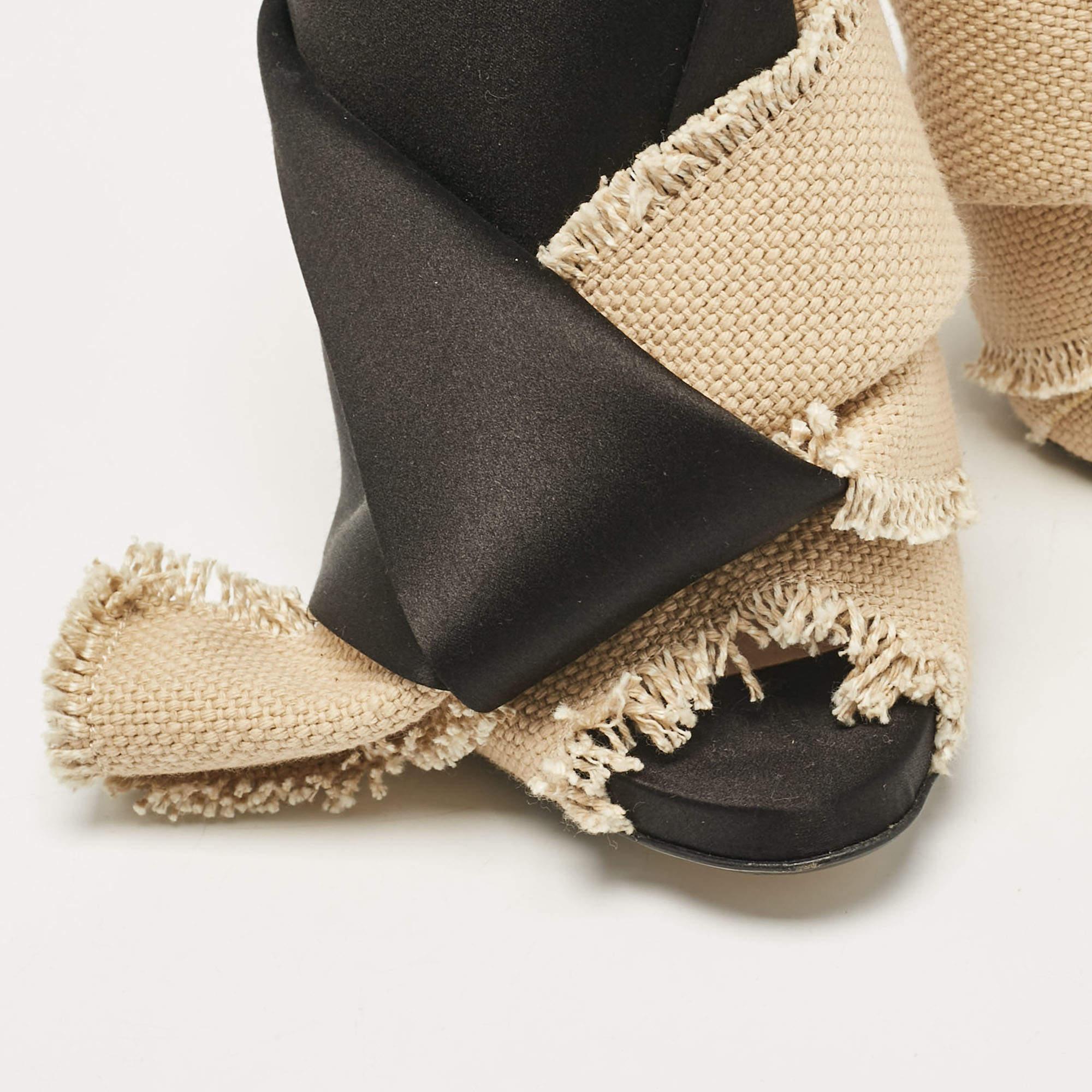 N°21 Mules in tela e raso beige/nero con nodo Raso misura 35,5 in vendita 2