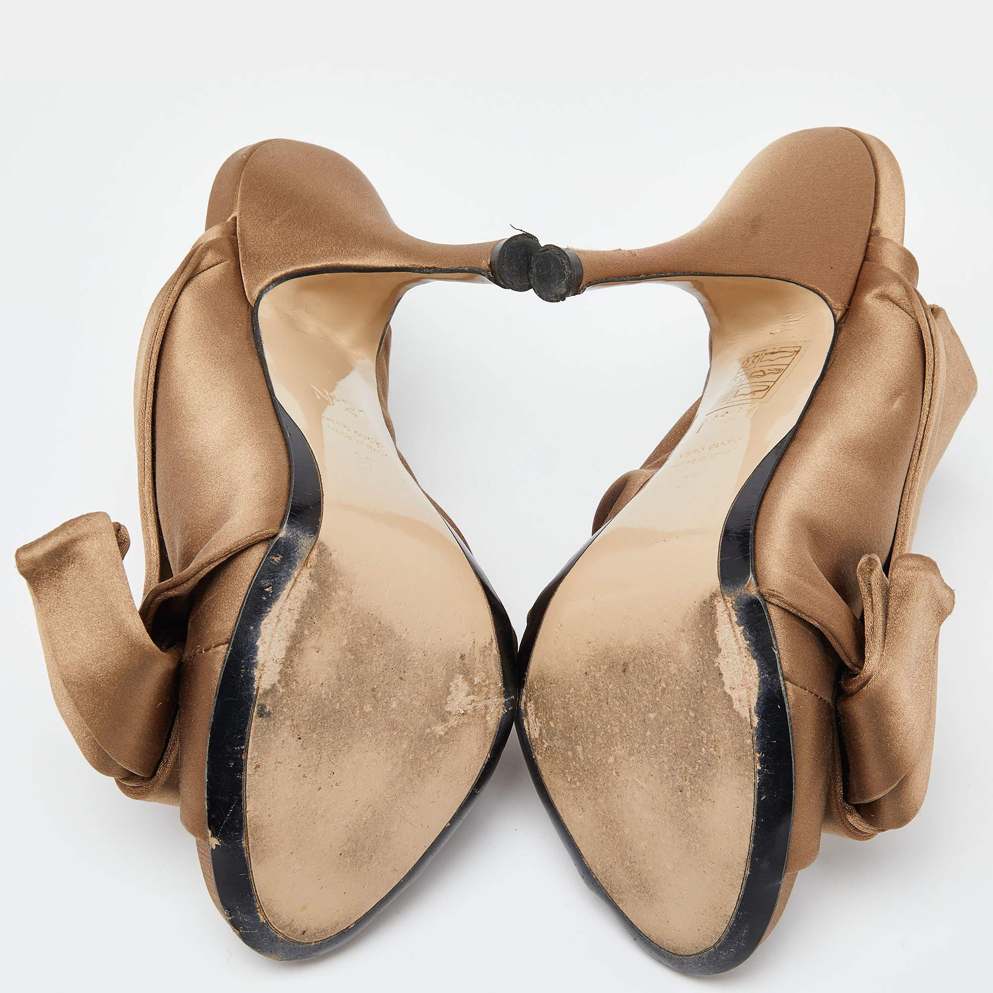 N°21 Sandali con nodo Raso Beige Taglia 37 in vendita 2