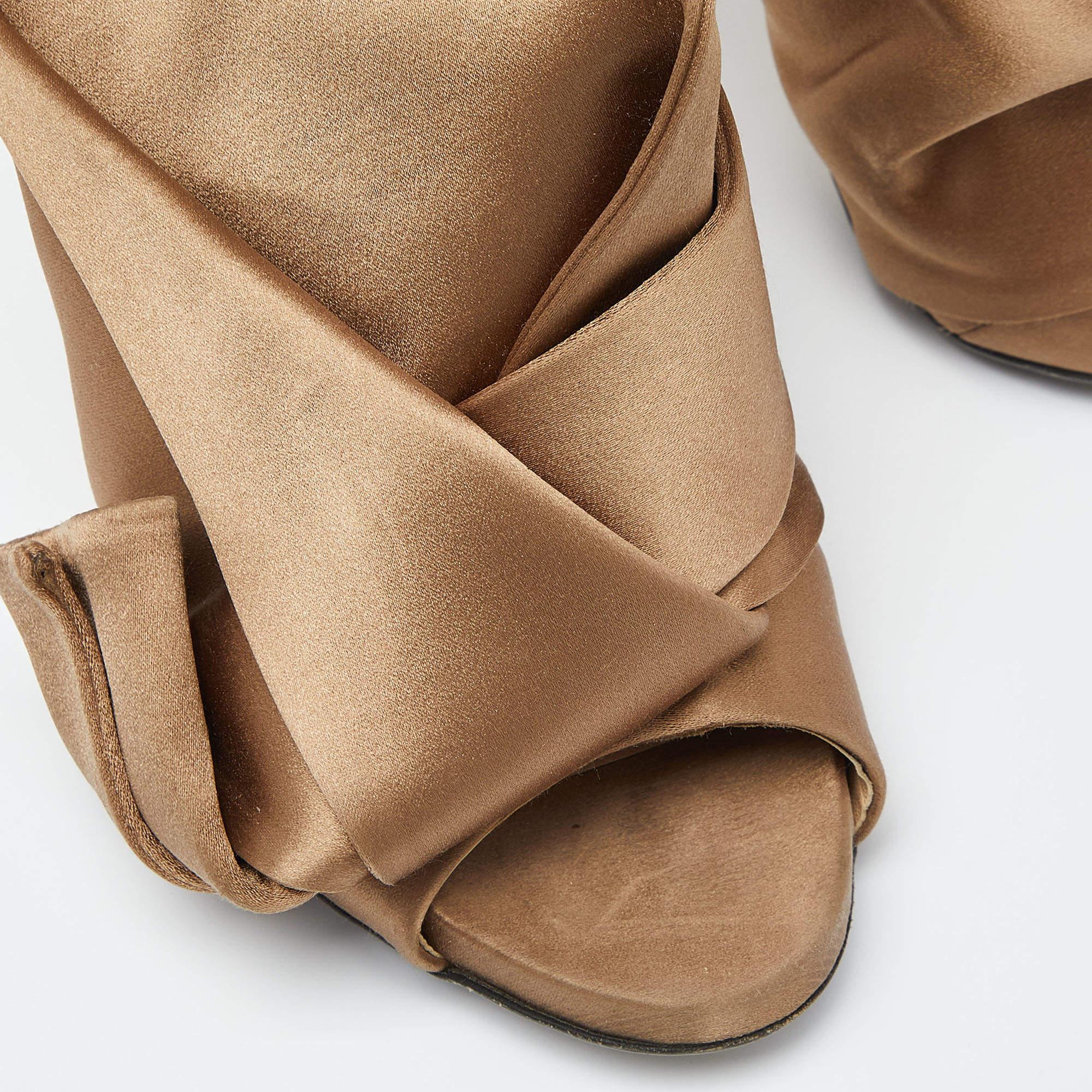 N°21 Sandali con nodo Raso Beige Taglia 37 in vendita 3