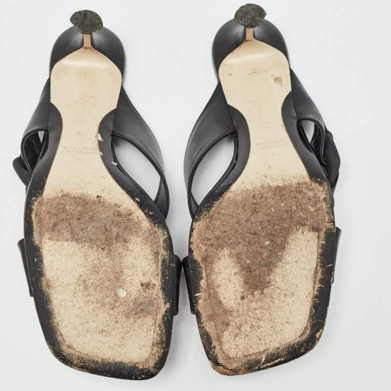 N°21 Schwarz Leder Kette Detail Slide Sandalen Größe 41 im Angebot 2