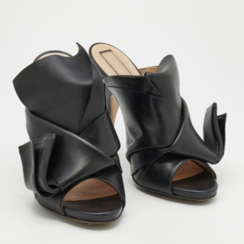 Women's N°21 Black Leather Ronny Pleated Open Toe Mules Size 39 For Sale