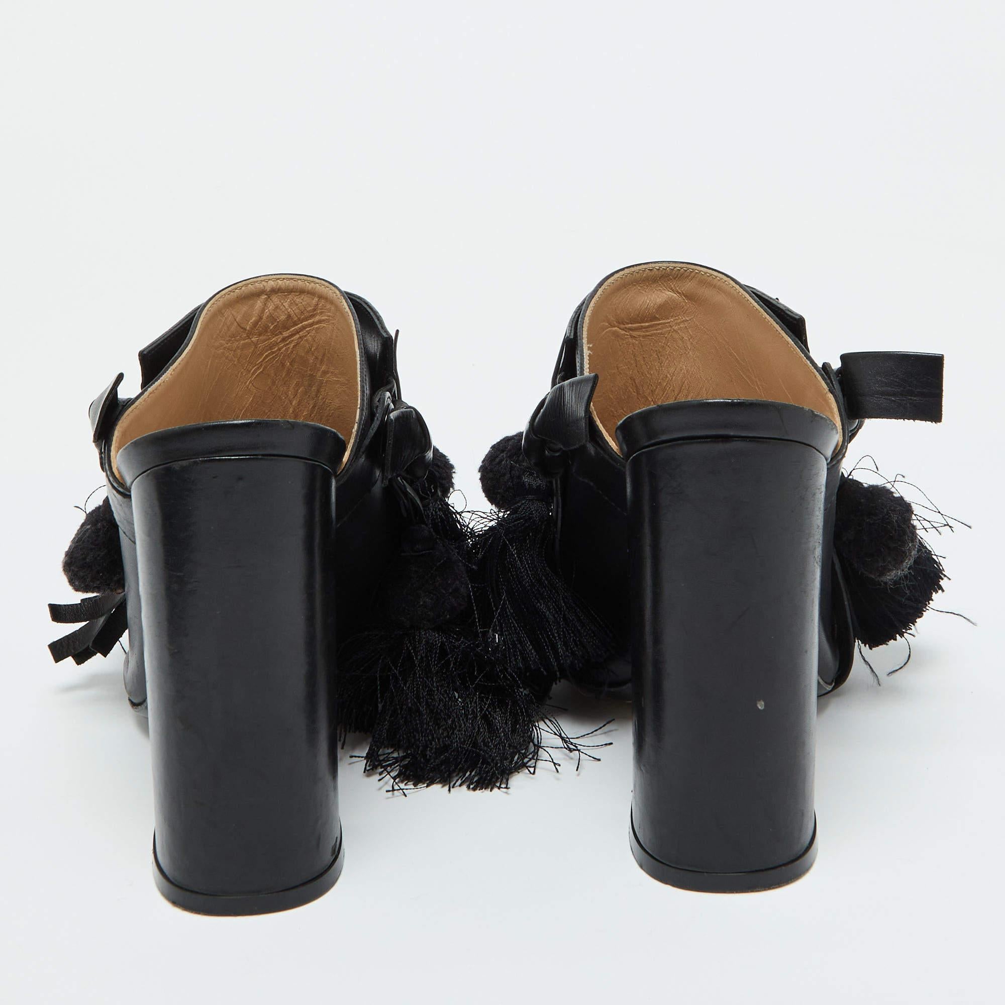 De las mujeres N°21 Mules de cuero negro con borla y flecos y tacón bloqueado Talla 40 en venta