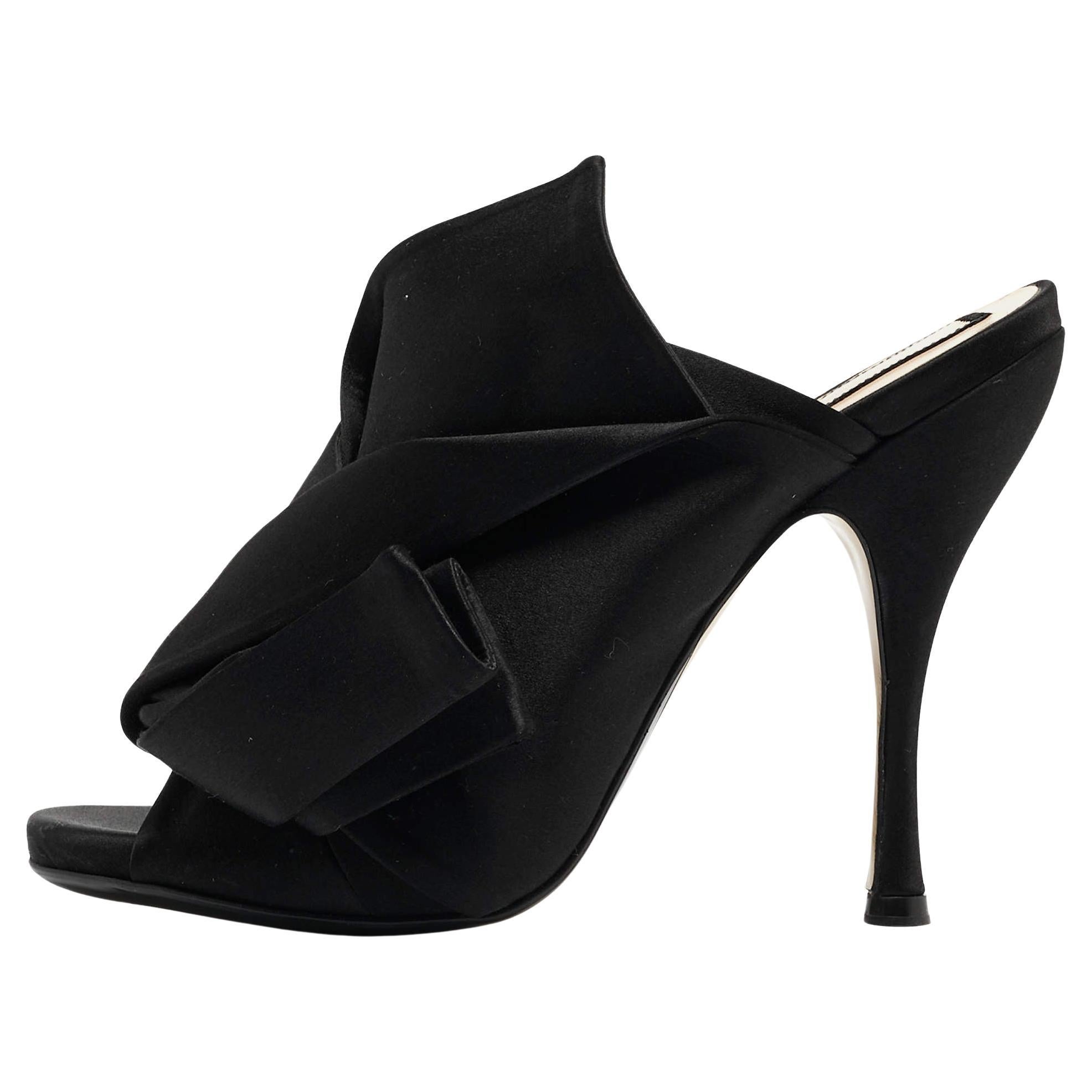 N21 Black Satin Knot Pointed Toe Slide Sandals Size 38 For Sale