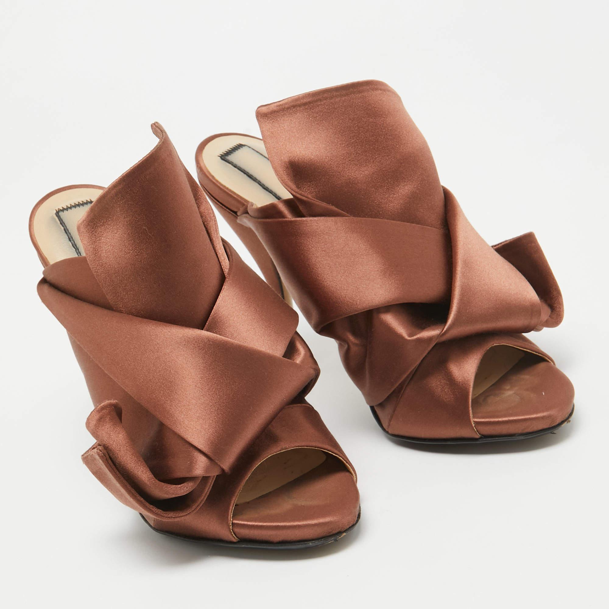 Donna N°21 Mules con nodo Raso Marrone Taglia 37 in vendita