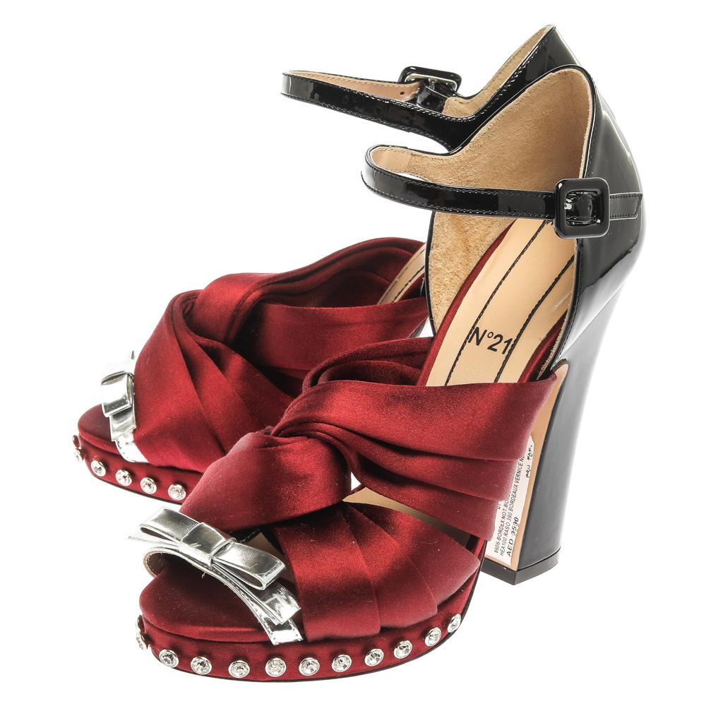 Women's N°21 Burgundy/Black Pleated Satin And Patent Leather Crystal Sandals Size 37