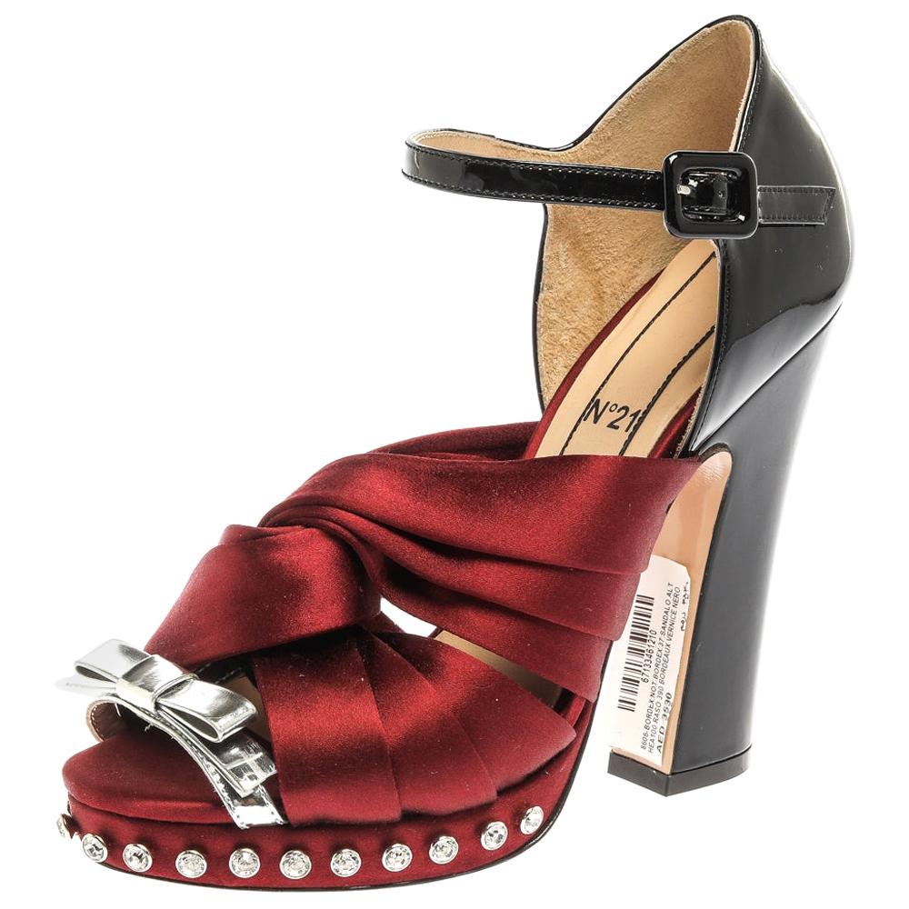 N°21 Burgundy/Black Pleated Satin And Patent Leather Crystal Sandals Size 37
