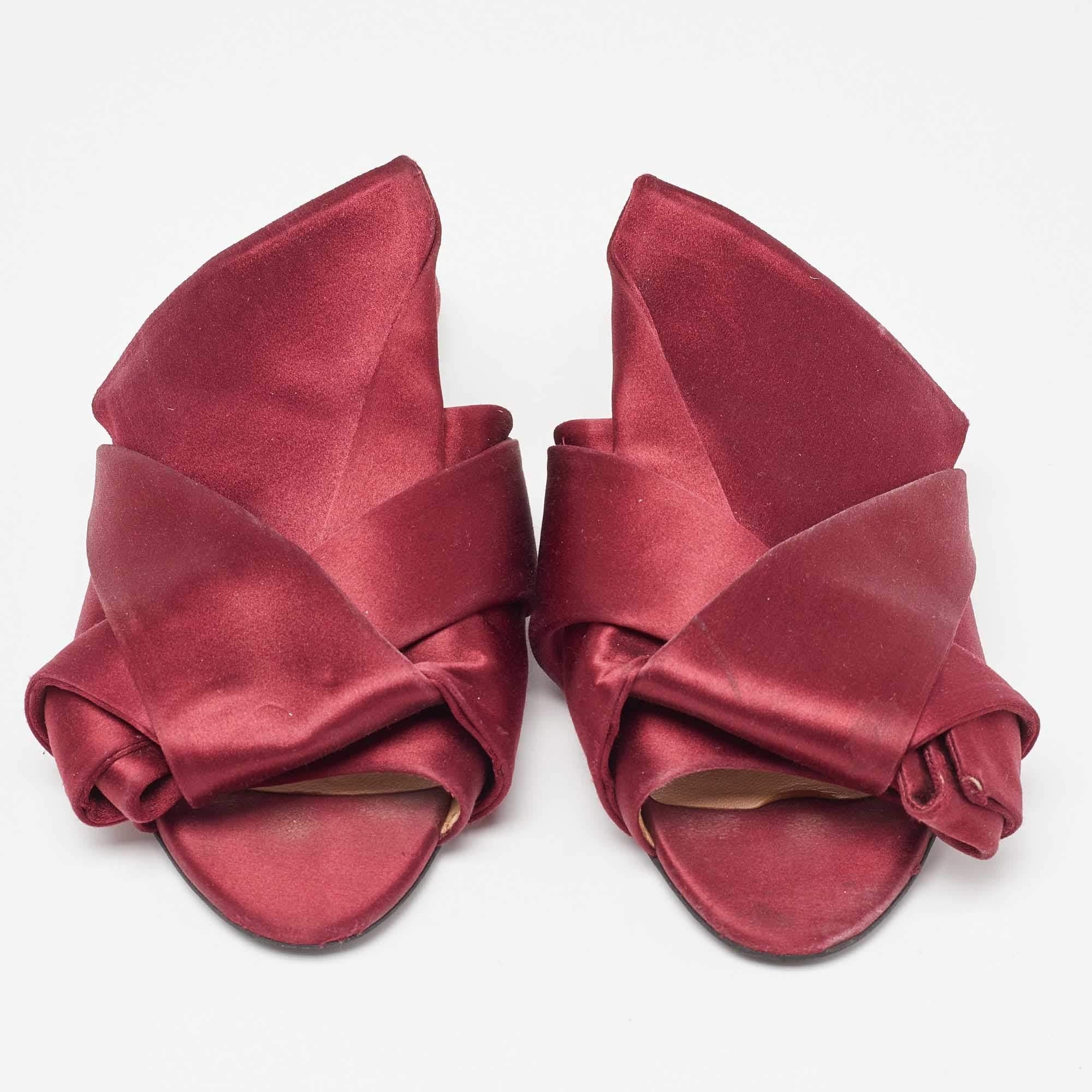Pink N21 Burgundy Knotted Satin Flat Slides Size 37 For Sale