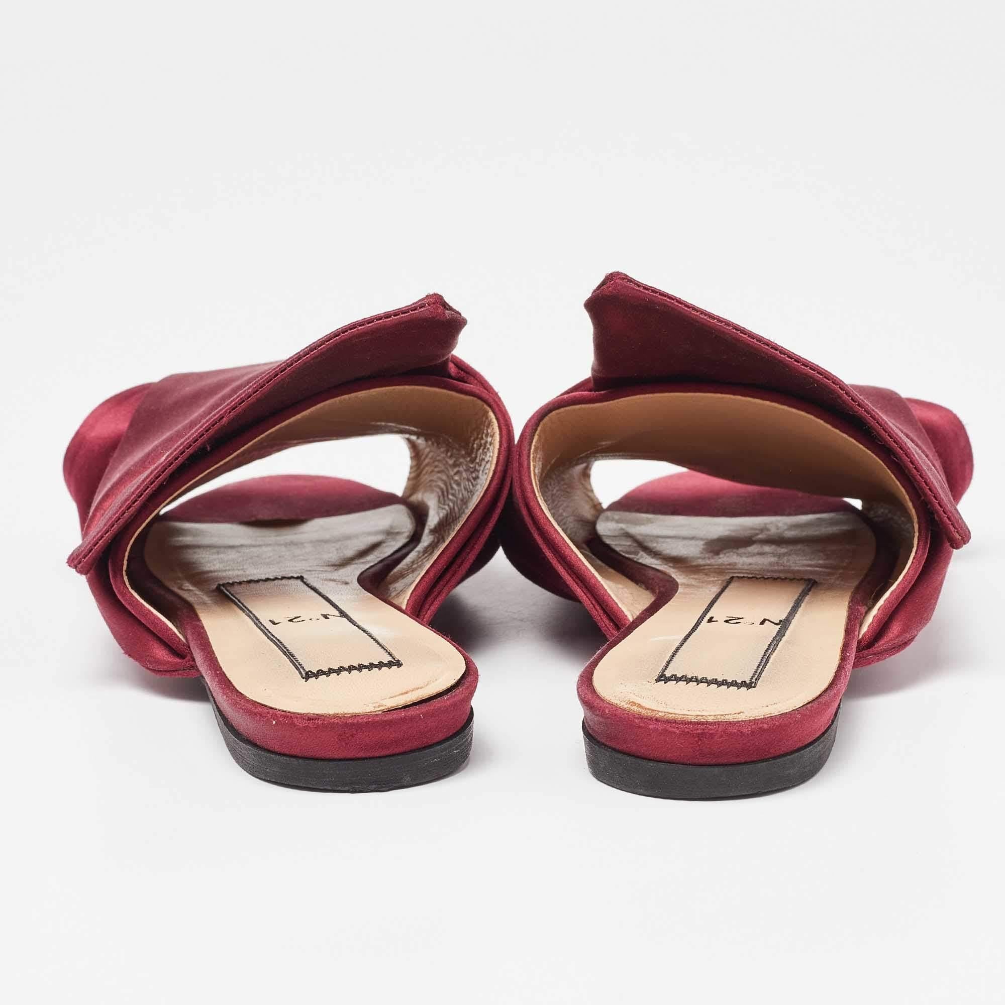 Women's N21 Burgundy Knotted Satin Flat Slides Size 37 For Sale
