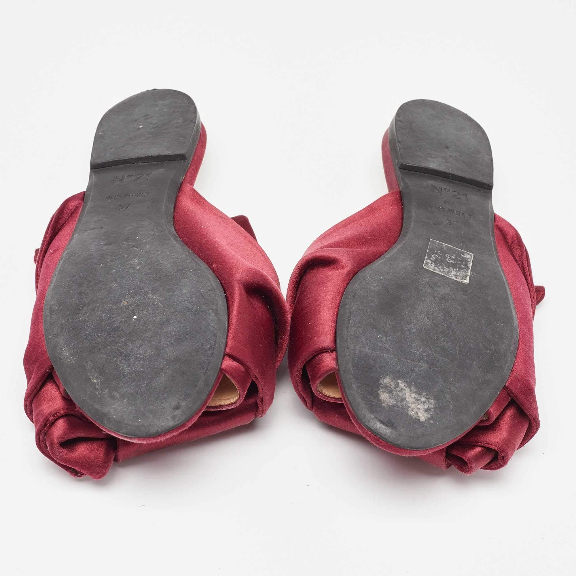 N21 Burgundy Knotted Satin Flat Slides Size 37 For Sale 1