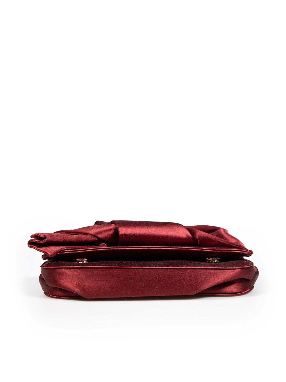 N°21 Burgundy Satin Knot Detail Chain Bag In Good Condition In London, GB