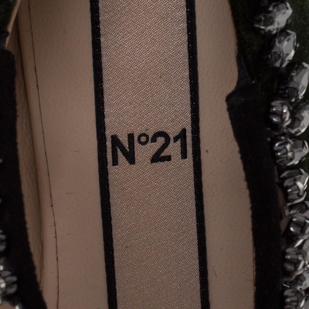 N21 Dunkelgrüne flache Ballettschuhe aus Samt mit Kristallverzierung in T-Bar Größe 36 1