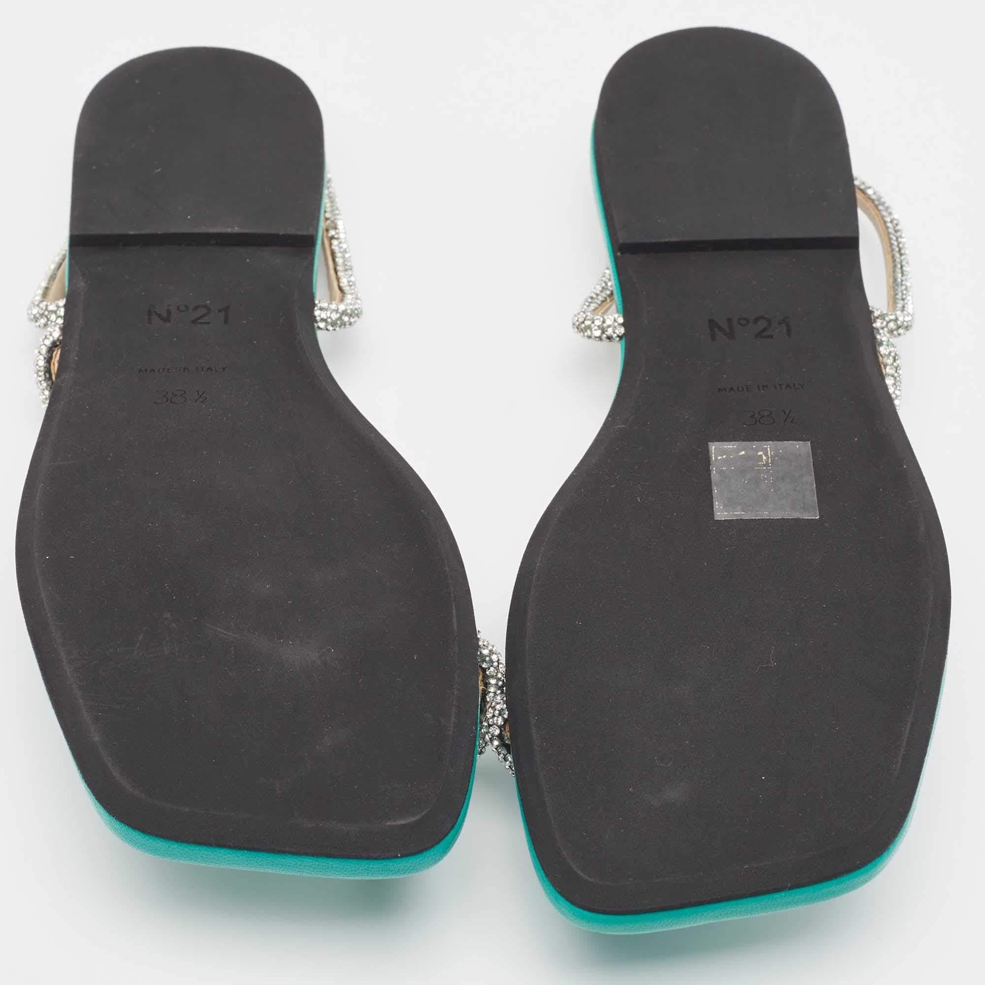 Sandales à bride arrière en cuir vert ornées de cristaux N21, taille 38,5 en vente 1