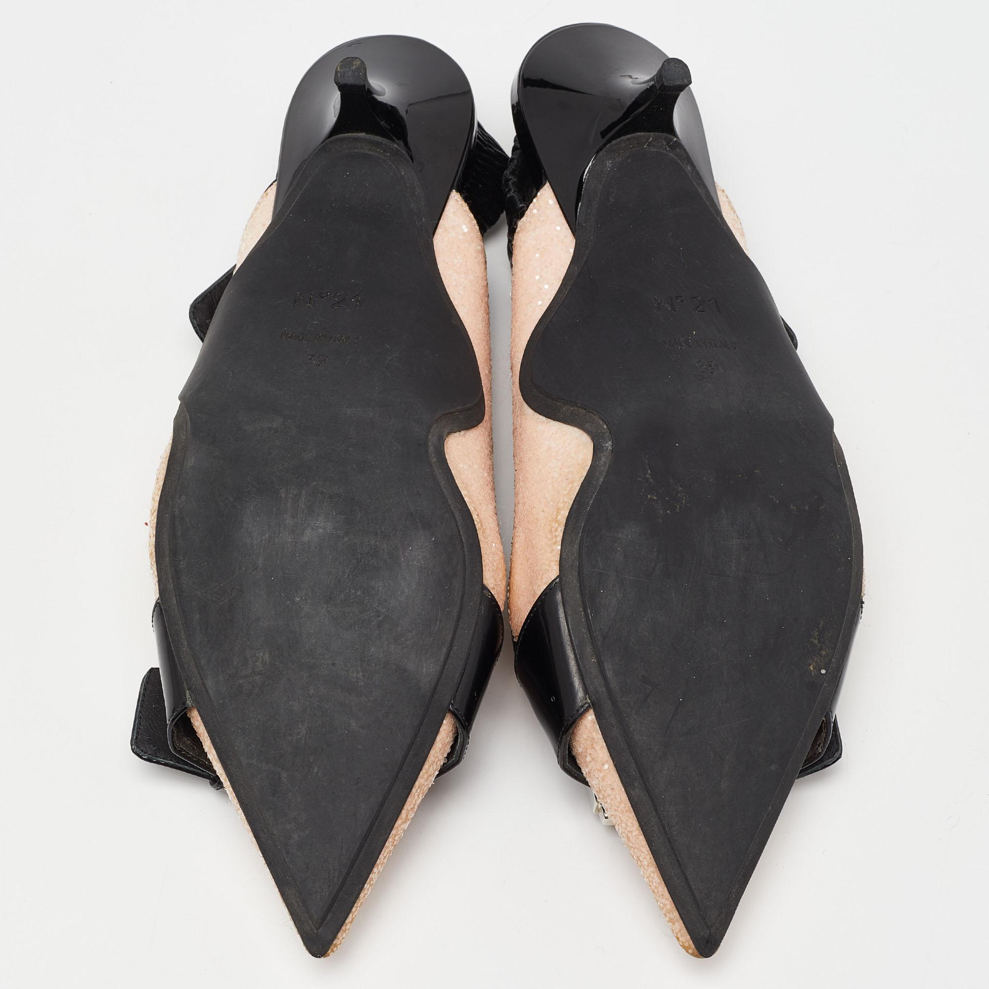 N°21 Pink/Black Glitter and Leather Slingback Pointed Toe Pumps Size 39 For Sale 2
