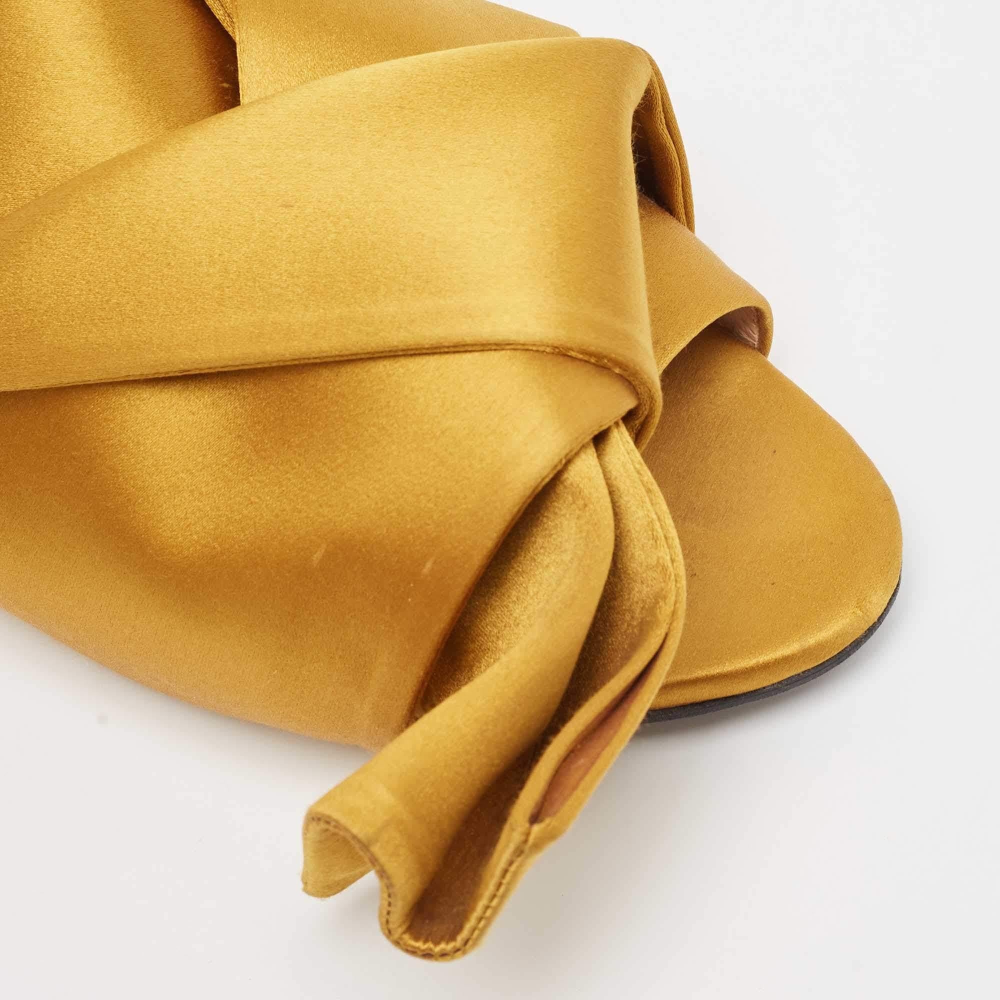 N°21 Satin jaune nœud Raso Slides plates Taille 37 en vente 3