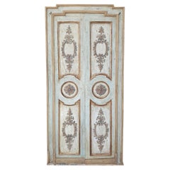 n.3 porte in legno riccamente dipinte con dettagli in oro, complete di cornice, Italia
