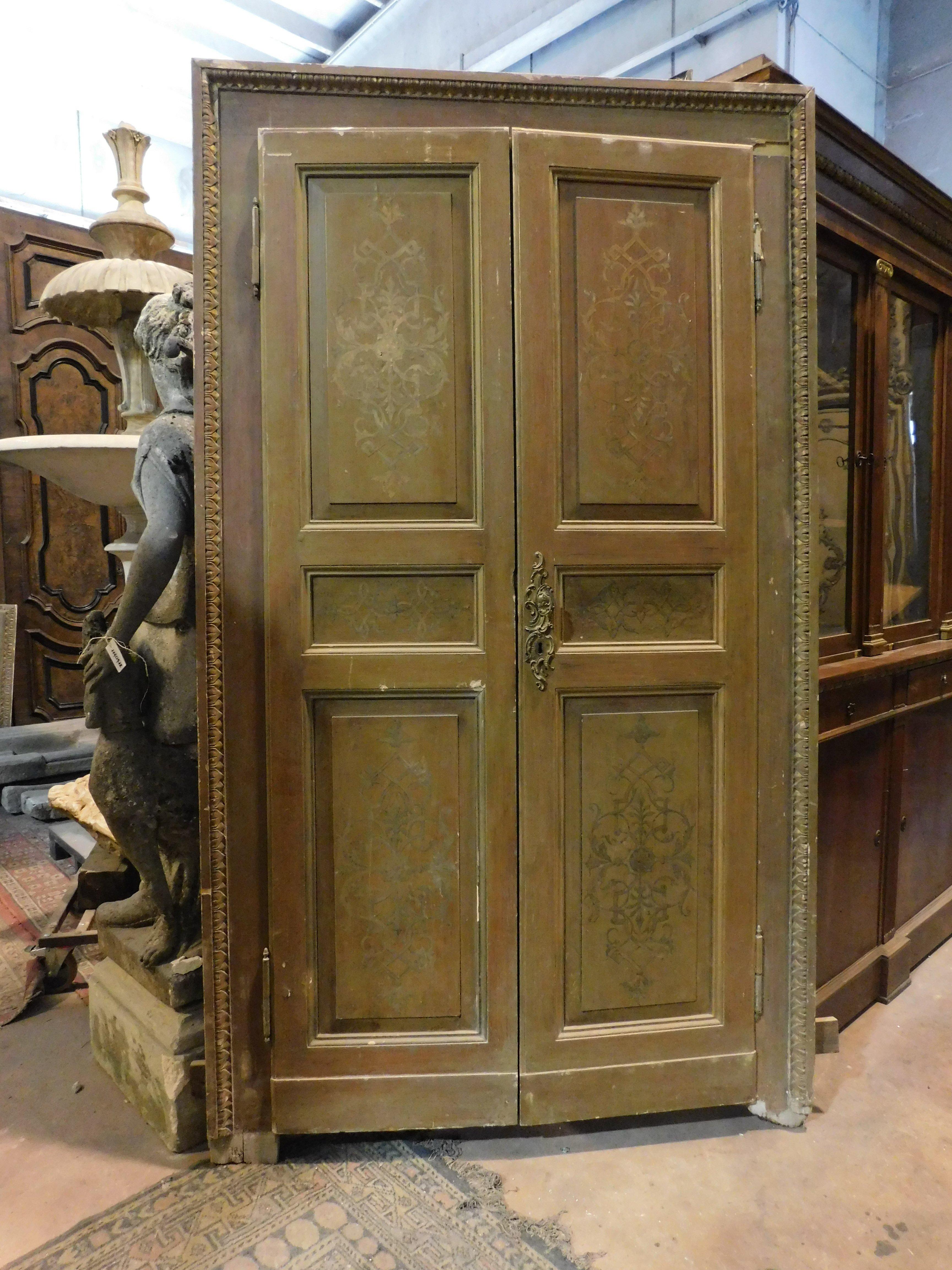 Doppeltüren n.4 mit Rahmen, lackiert und geschnitzt, spätes 19. Jahrhundert Italien (Italienisch) im Angebot