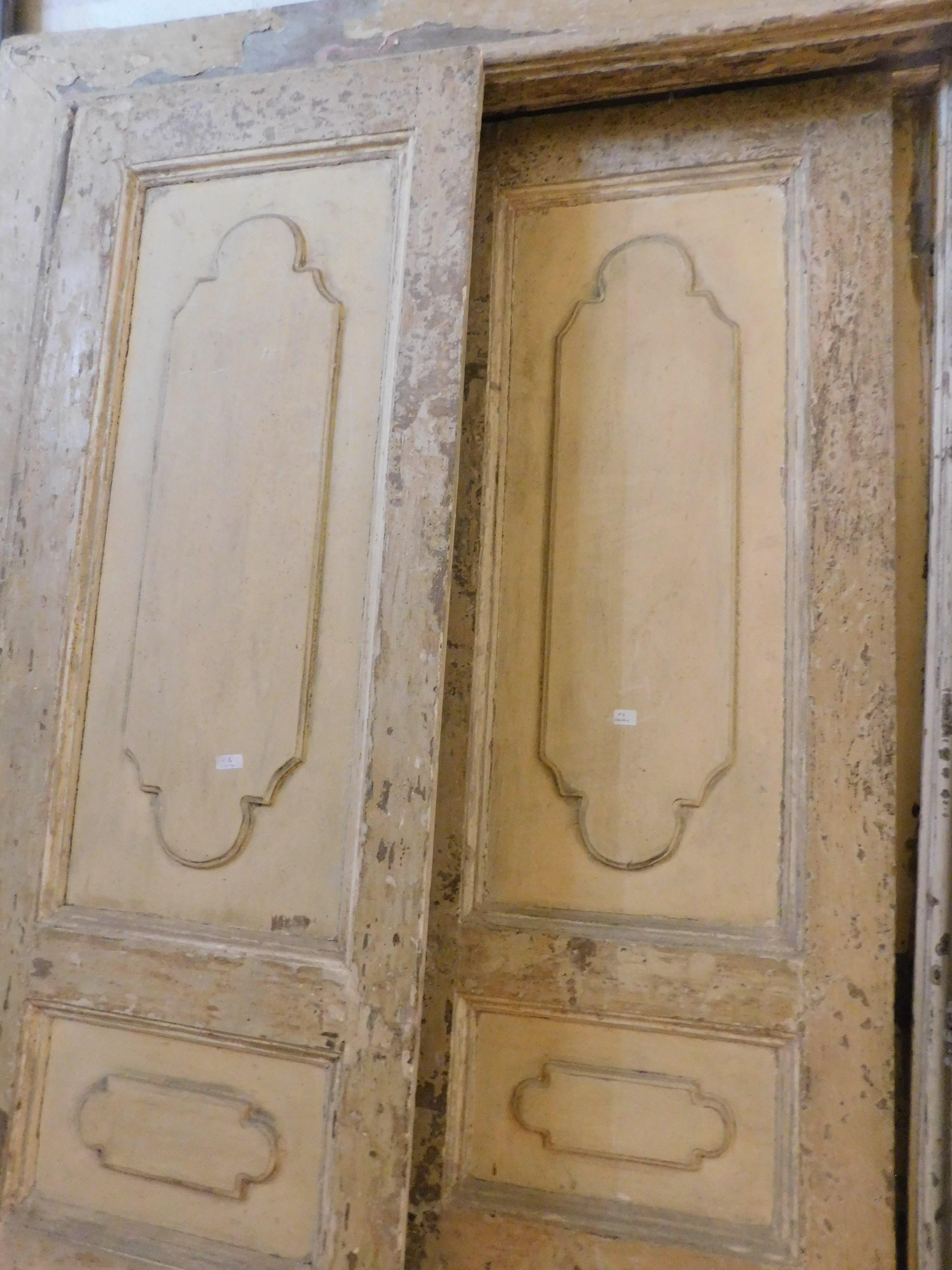 n.4 internal double antiques doors, lacquered with original frame, Italy In Good Condition For Sale In Cuneo, Italy (CN)
