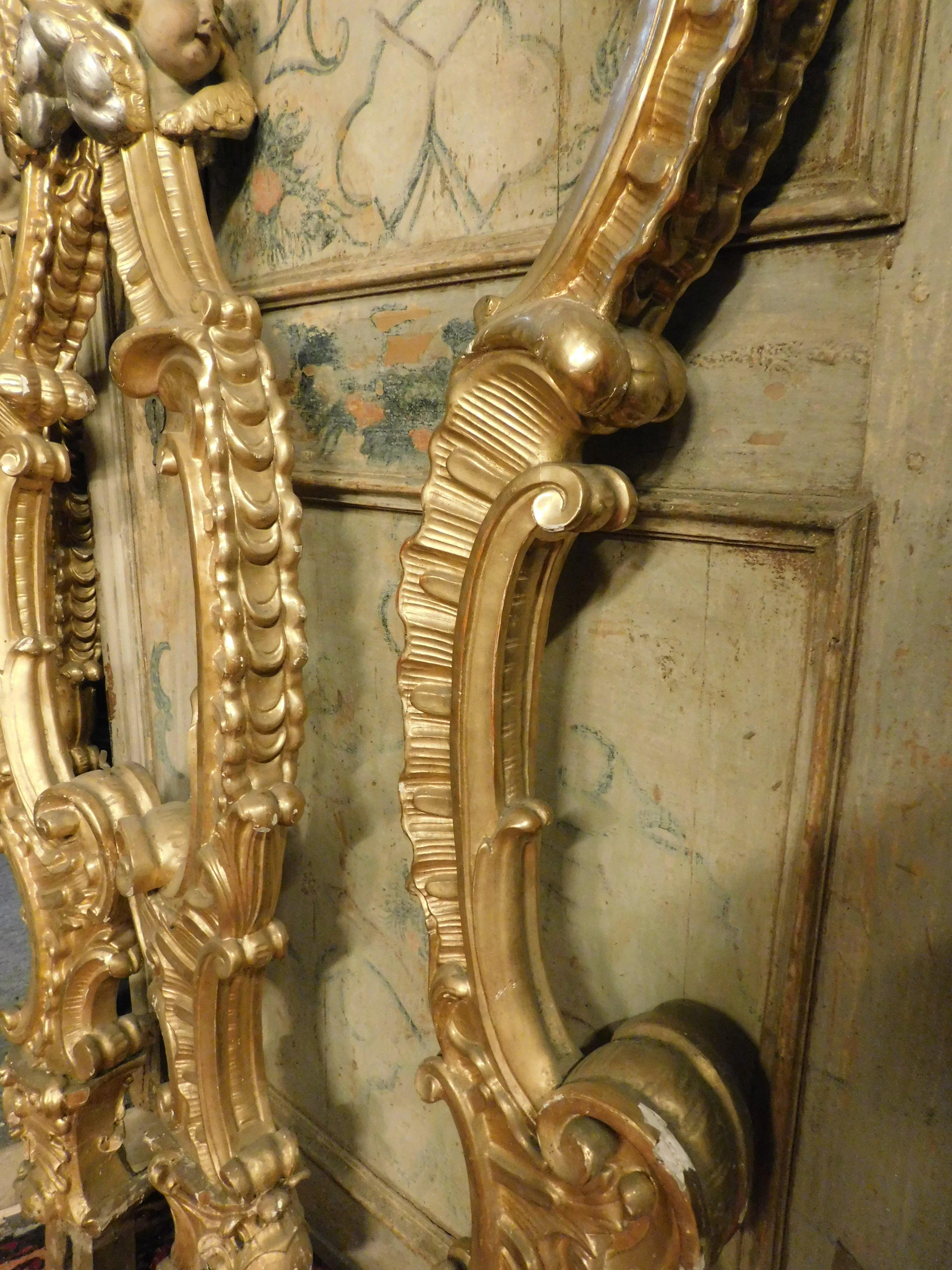 n.4 pilaster columns with cherubs, carved and gilded, Italy 2