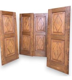 n.4 porte da interno, scolpito con losanghe in legno solido di pioppo e rovere