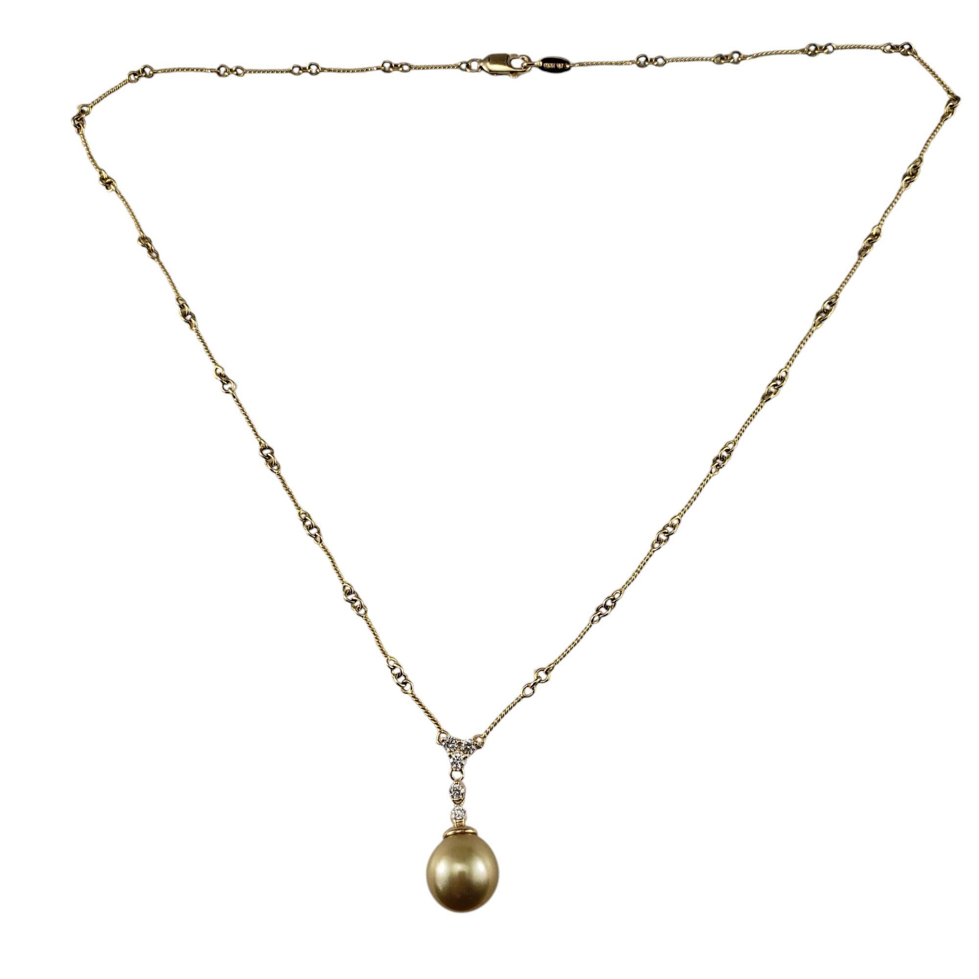 Na Hoku 14K Yellow Gold Pearl and Diamond Drop Pendant Necklace

This elegant drop pendant necklace features one cultured pearl (11 mm) and five round brilliant cut diamonds set in 14K yellow gold.

Approximate total diamond weight: .23 ct.

Diamond