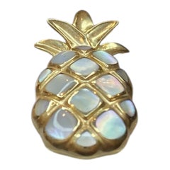 NA HOKU Pendentif ananas en or 14K nacre