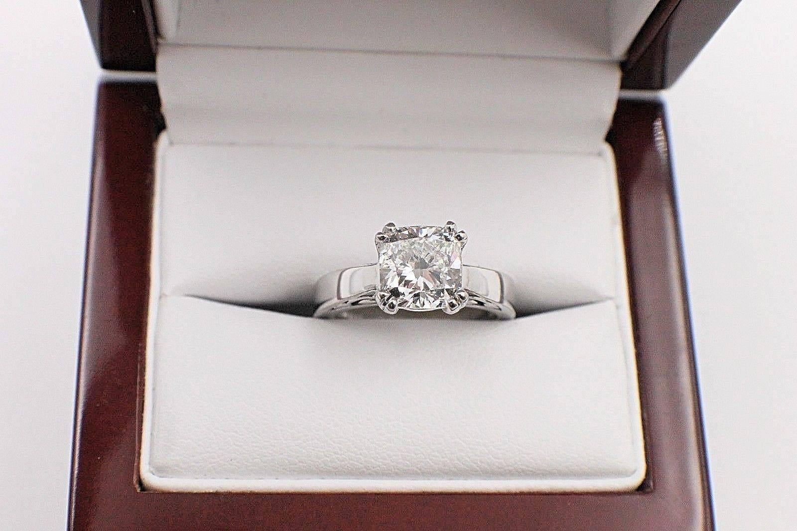 Women's Na Hoku Cushion Cut Diamond Engagement Ring 1.97 Carat F VVS1 18 Karat Gold For Sale