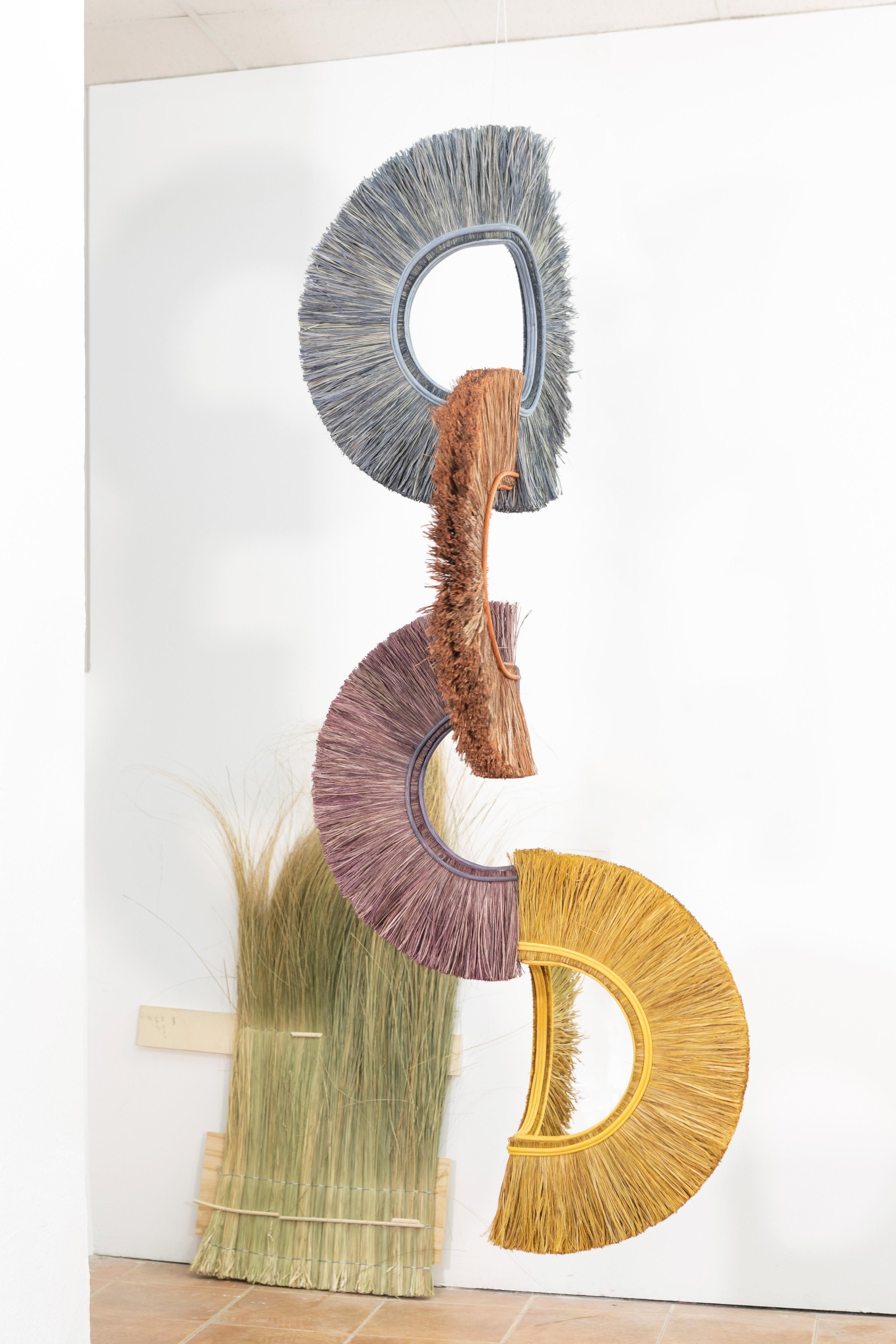 Dance Kinetic Sculpture - in natural fiber, blue, brown, yellow, purple  In New Condition For Sale In Bilbao, PV