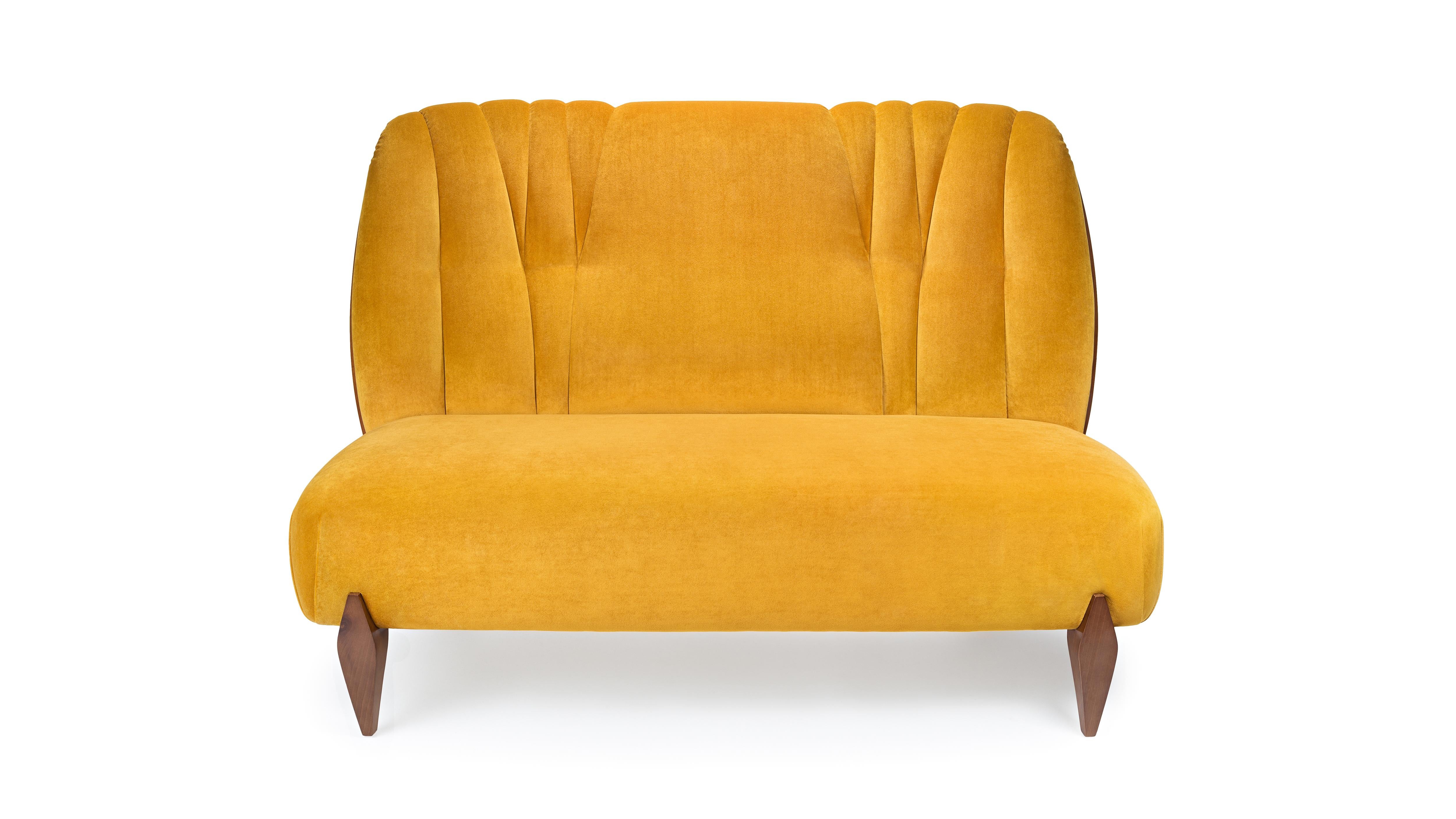Na Pali 2 Seat Sofa by InsidherLand
Dimensions: D 82 x W 190 x H 95 cm.
Materials: Walnut, InsidherLand Bright Velvet Ref. Gold fabric.
45 kg.
Available in different fabrics.

The Na Pali sofa was designed as the original armchair, evoking the