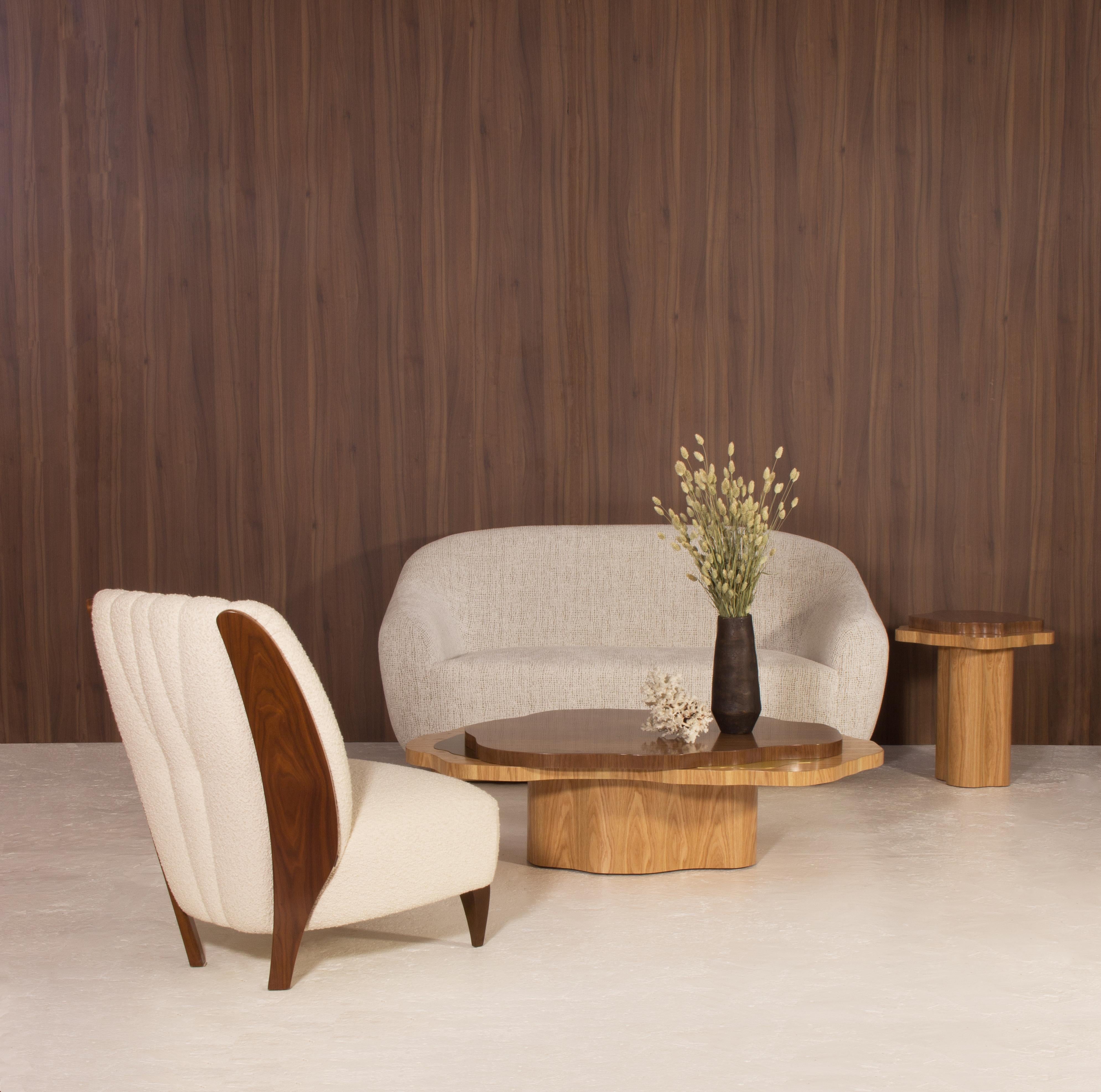 Sillón Na Pali, Bouclé y Nogal, InsidherLand by Joana Santos Barbosa en Nuevo estado para la venta en Maia, Porto