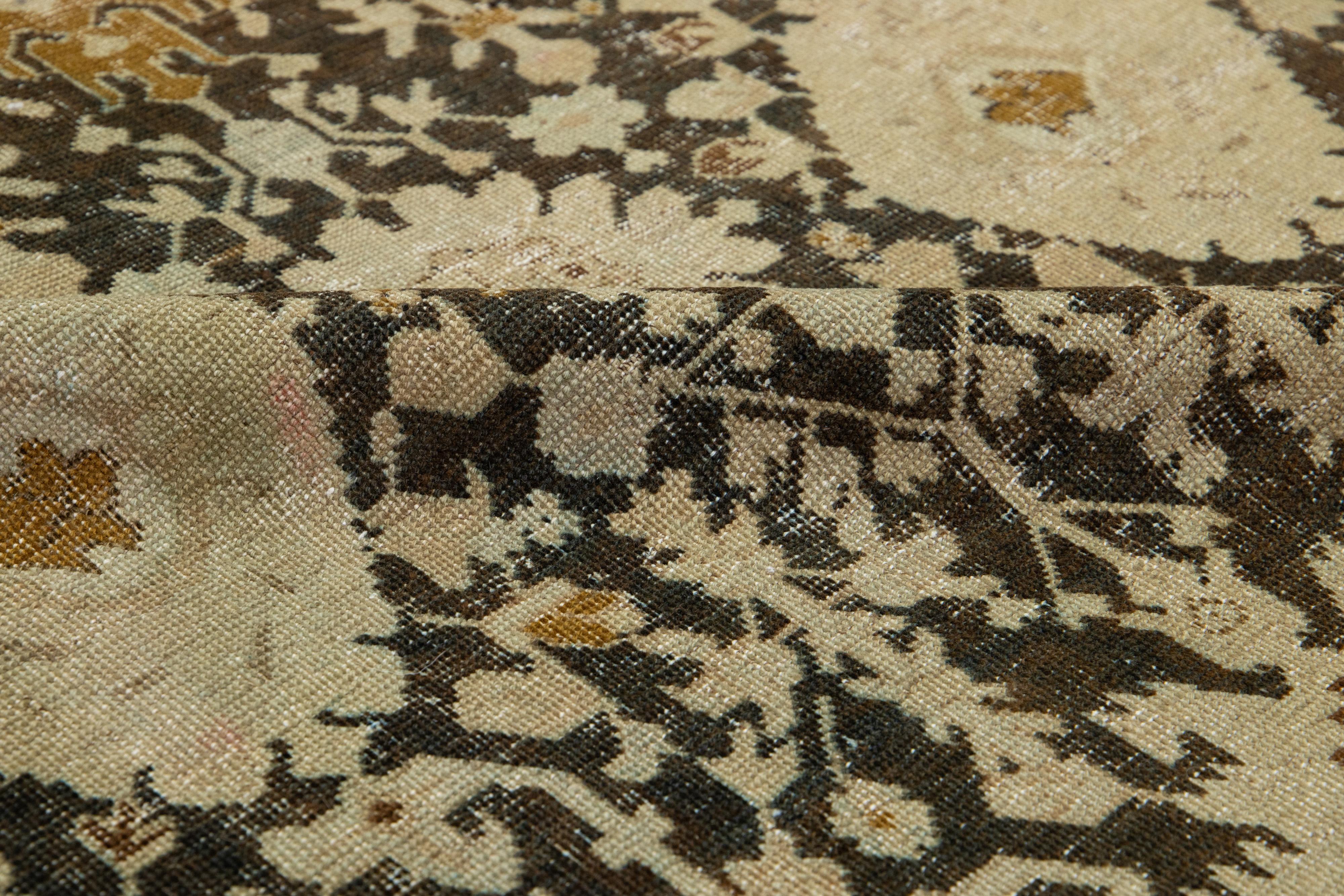 Islamico Runner in lana Karabaugh blu antico Nabi Design con motivo floreale in vendita