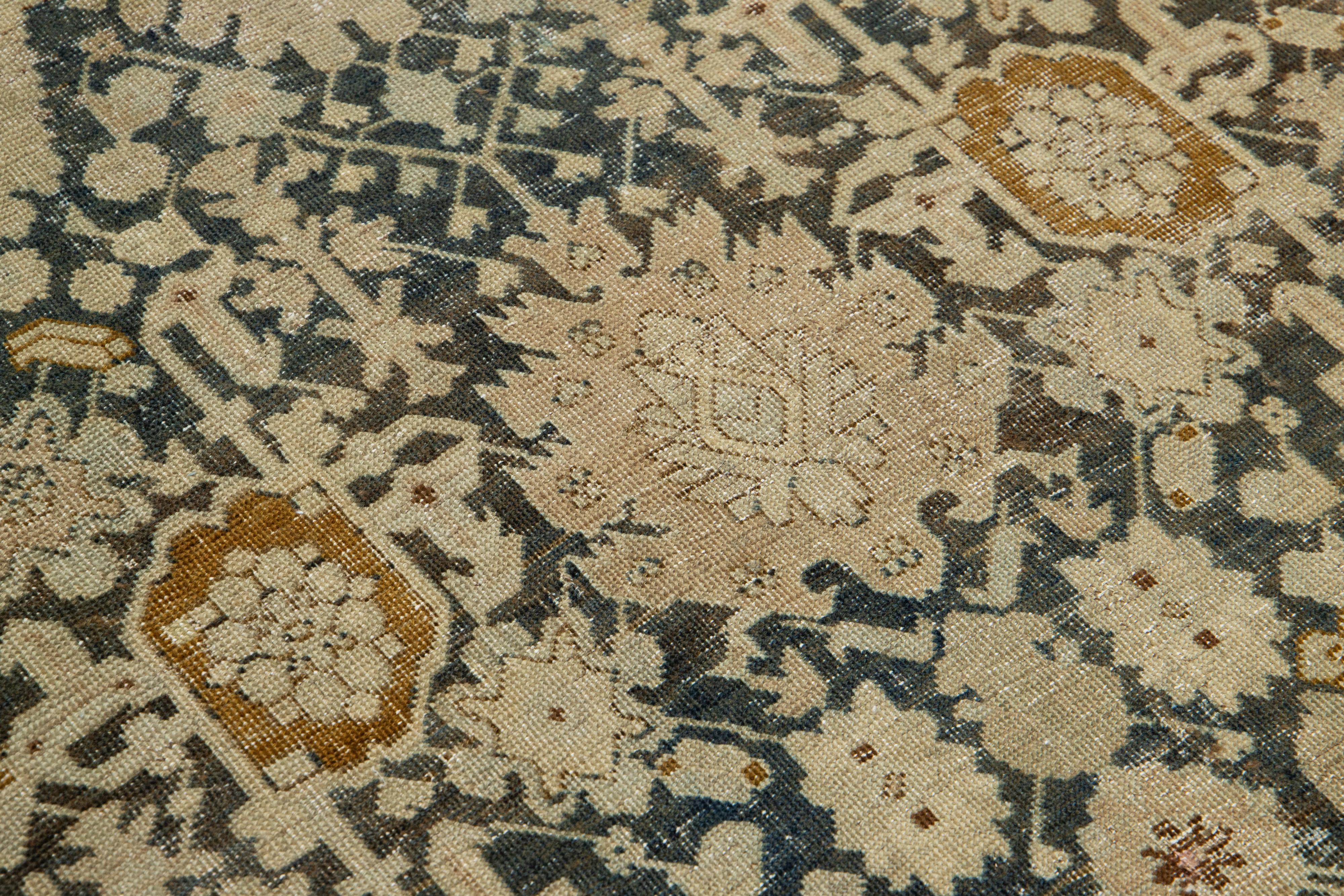 XX secolo Runner in lana Karabaugh blu antico Nabi Design con motivo floreale in vendita