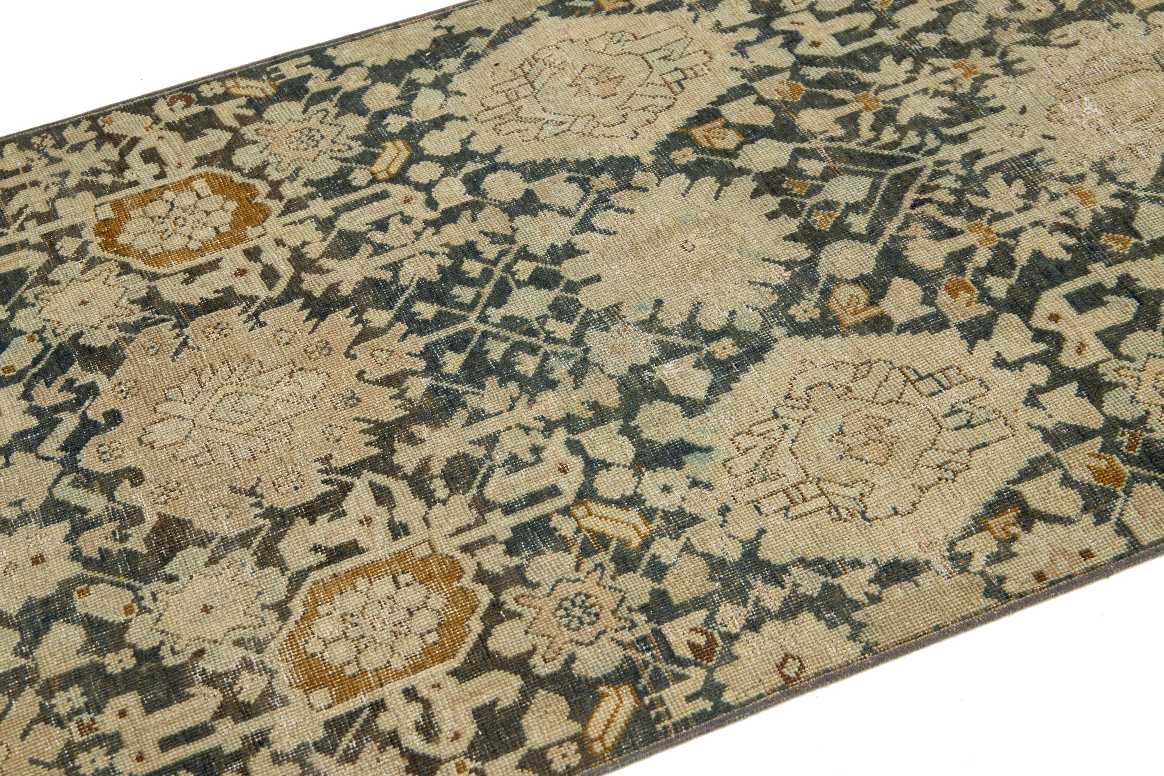 Runner in lana Karabaugh blu antico Nabi Design con motivo floreale in vendita 1