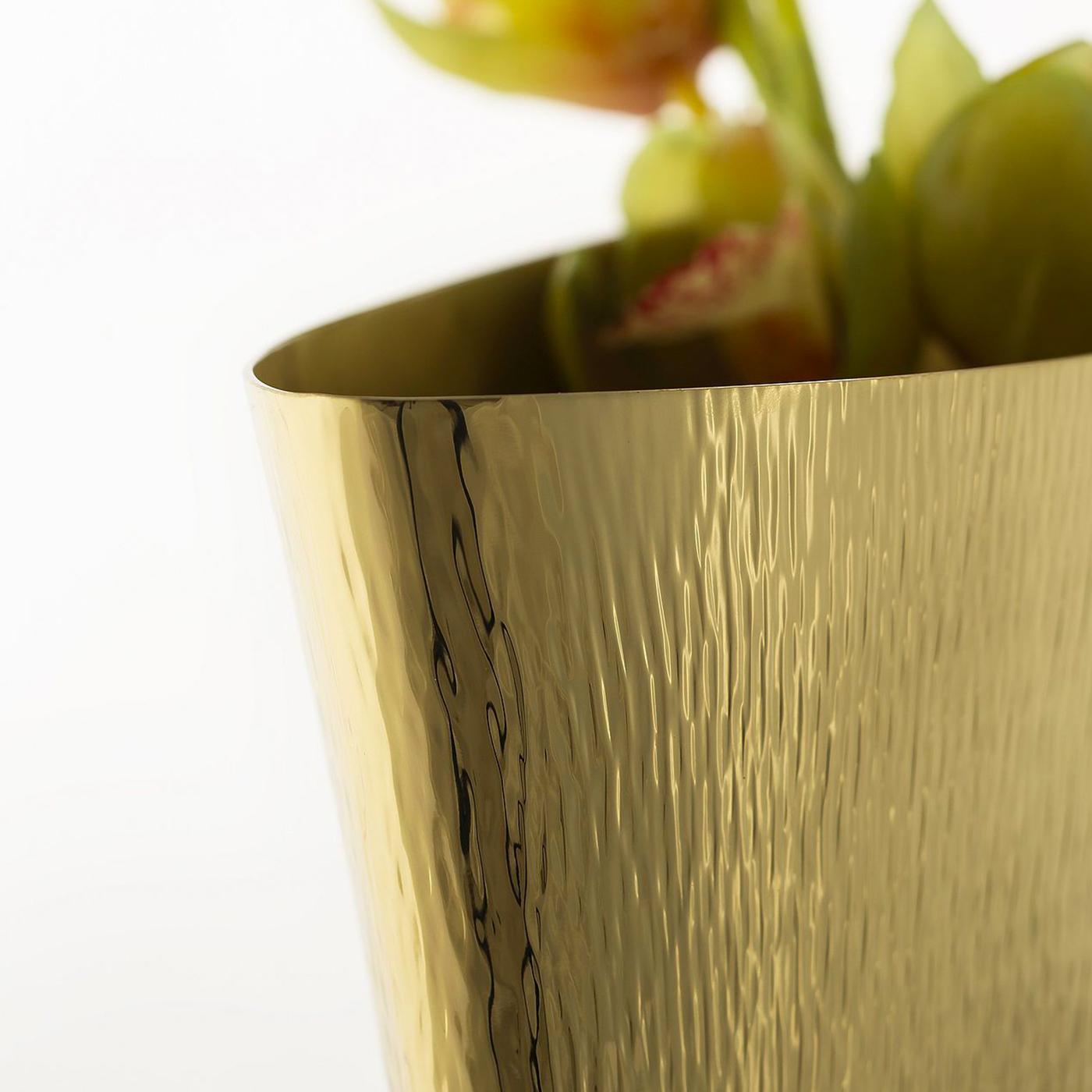 Moderno Naco Vase in vendita