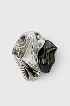 Nácar I Objeto escultórico de vidrio soplado by Homa