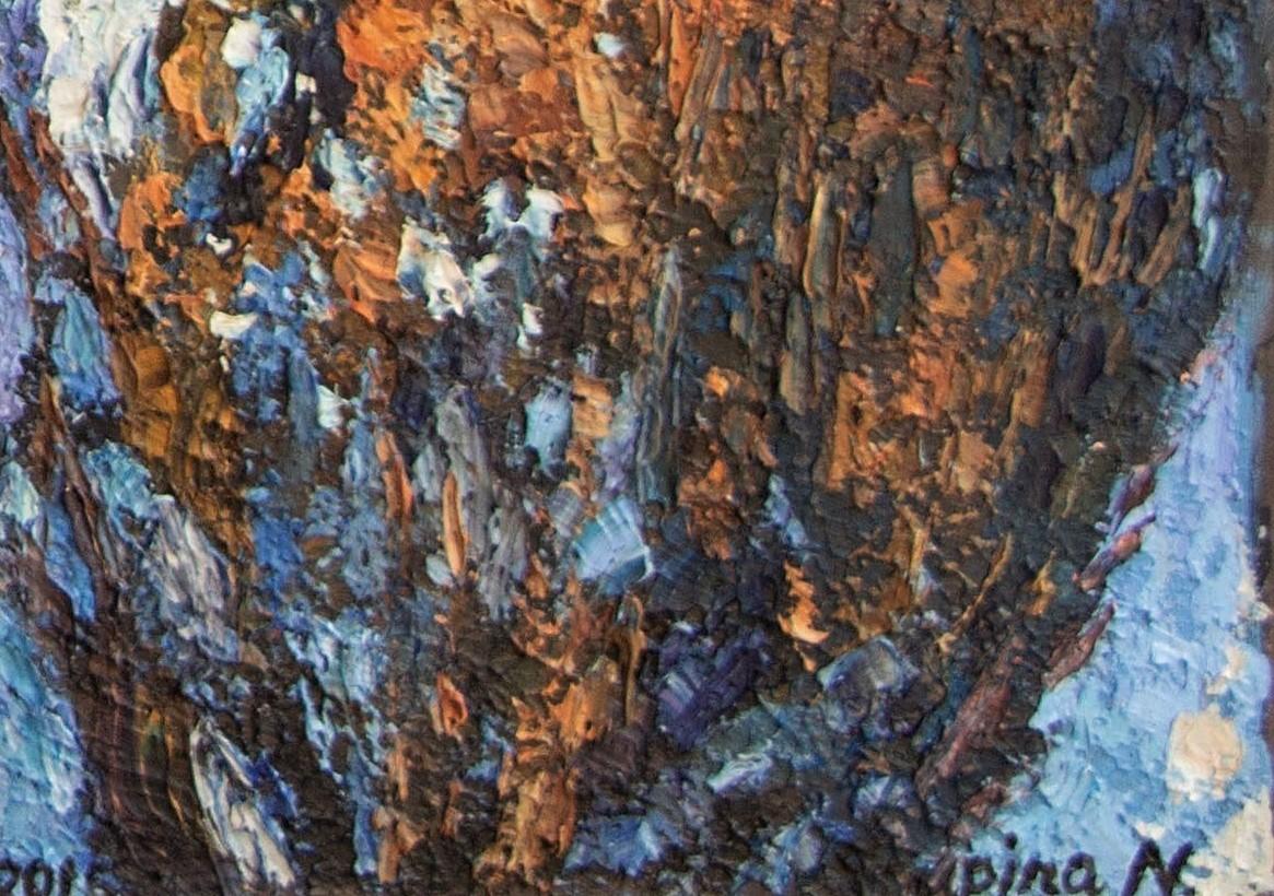Come creatore di questo pezzo, ho riversato la mia anima nel catturare la bellezza transitoria della natura, abbracciando la danza tra luce e ombra. Ho scelto gli oli per la loro consistenza ricca, che crea strati di colore che danno vita alla